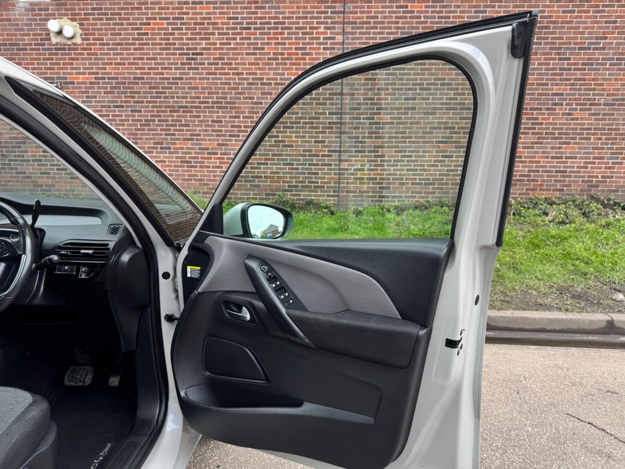 Citroen Grand C4 Picasso - Image 53