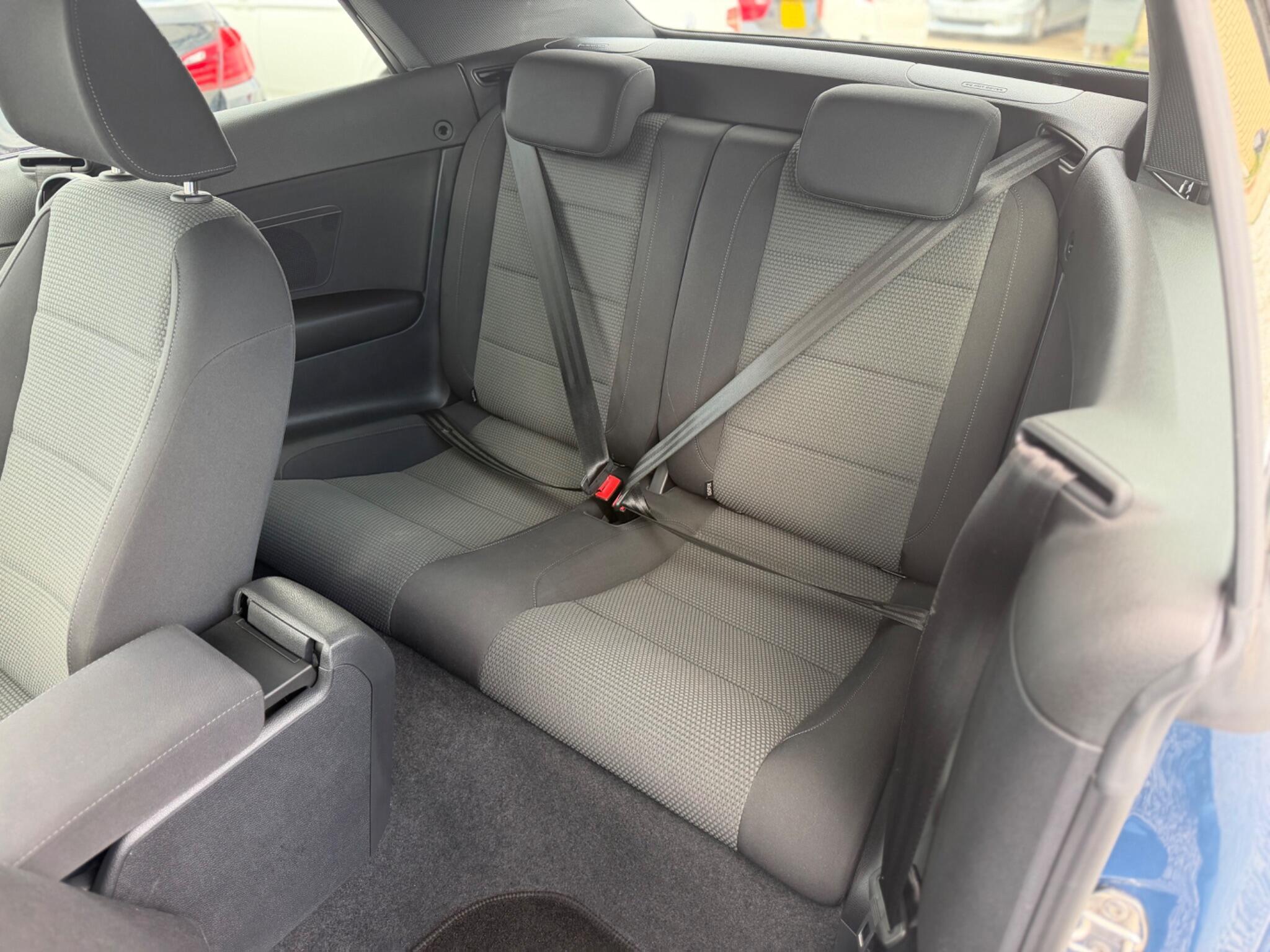 Volkswagen Golf - Image 17