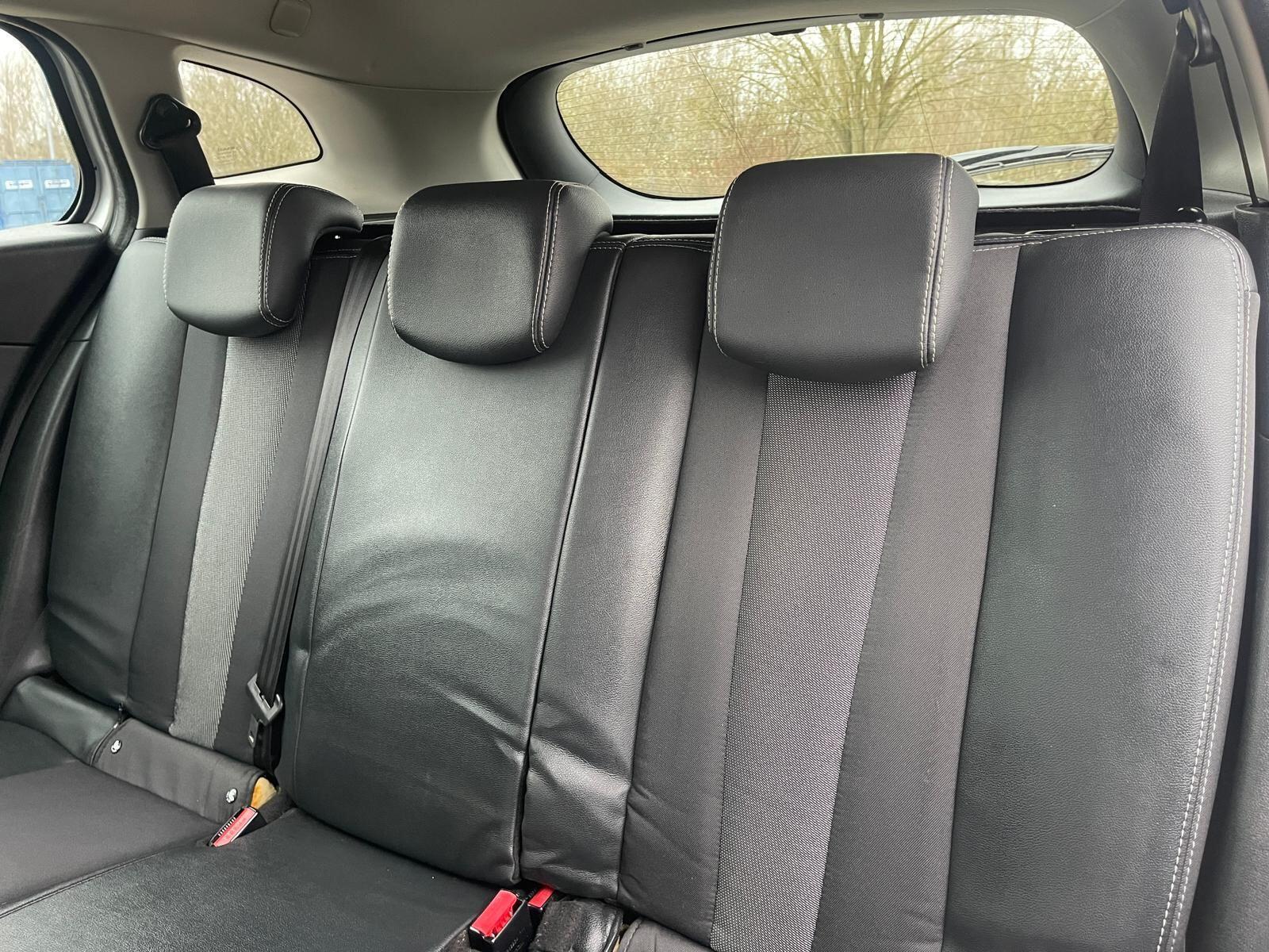 Renault Megane - Image 24