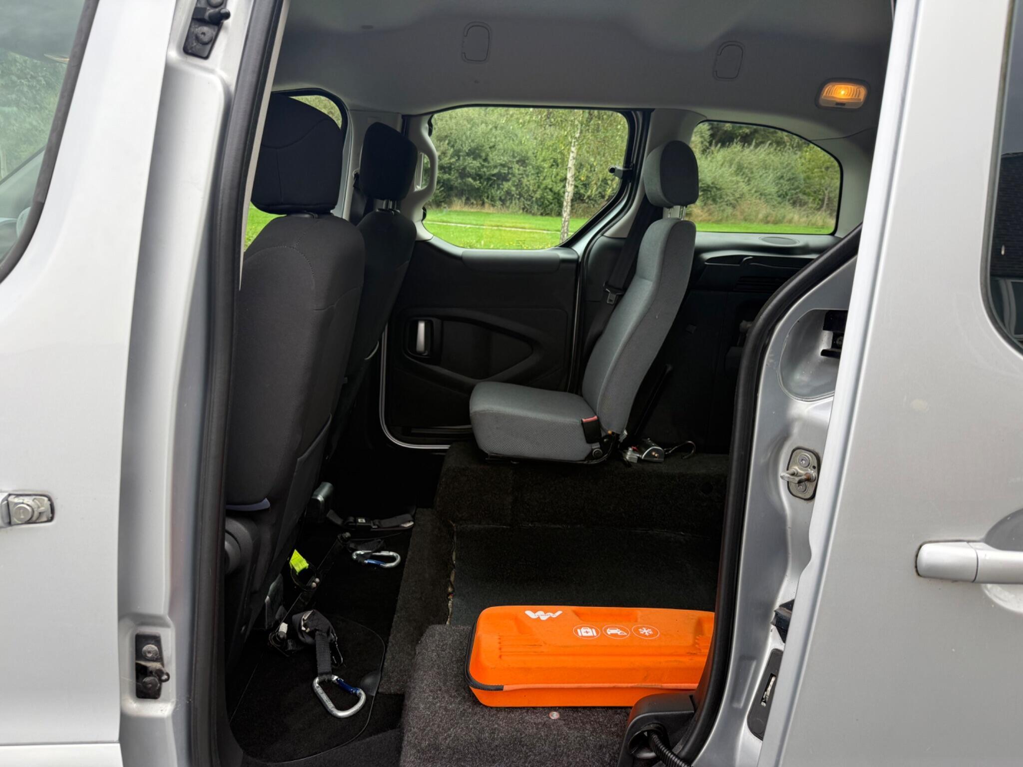 Peugeot Partner Tepee - Image 12