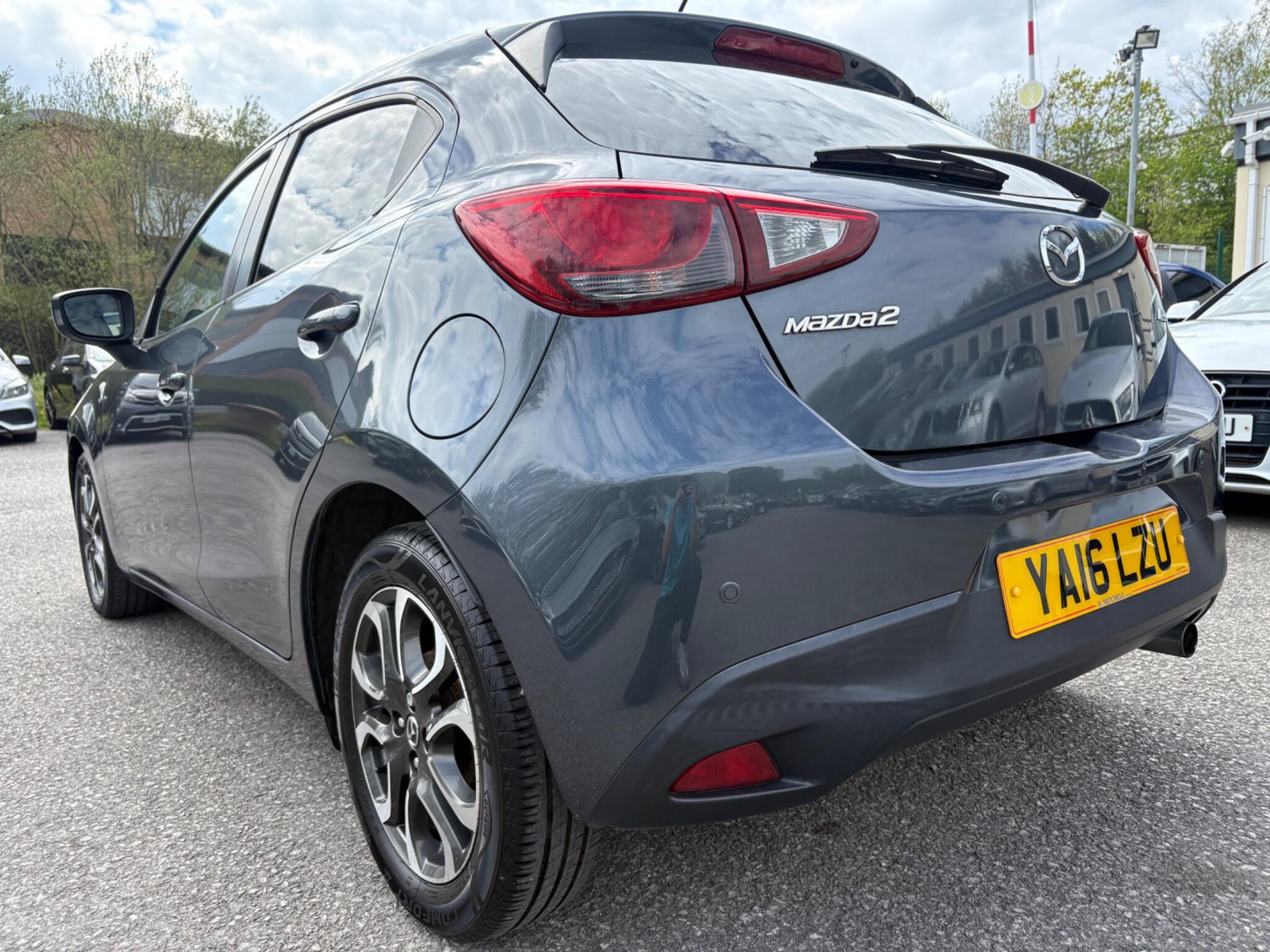 Mazda MAZDA2 - Image 13