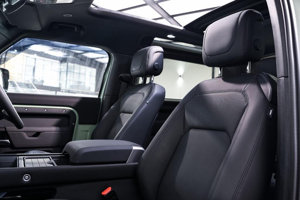 Land Rover Defender 90 - Image 16