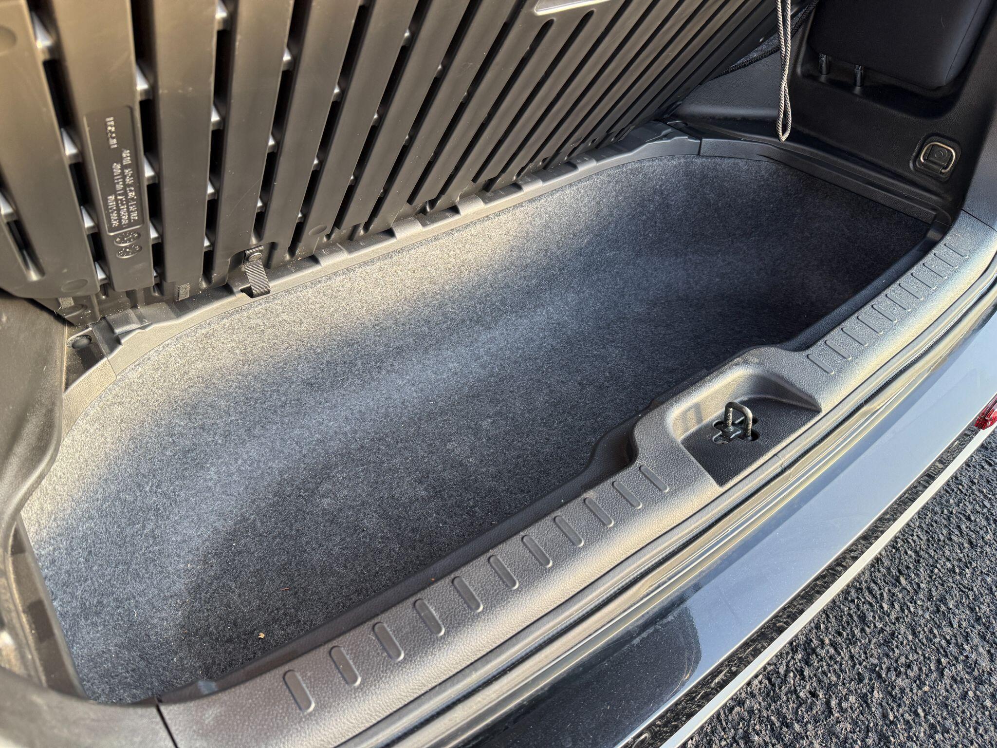 Nissan Serena - Image 94