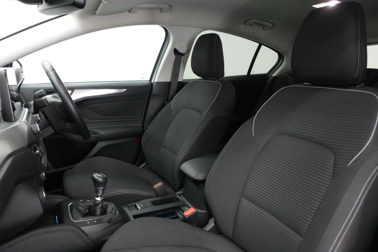 Ford Focus - Image 16