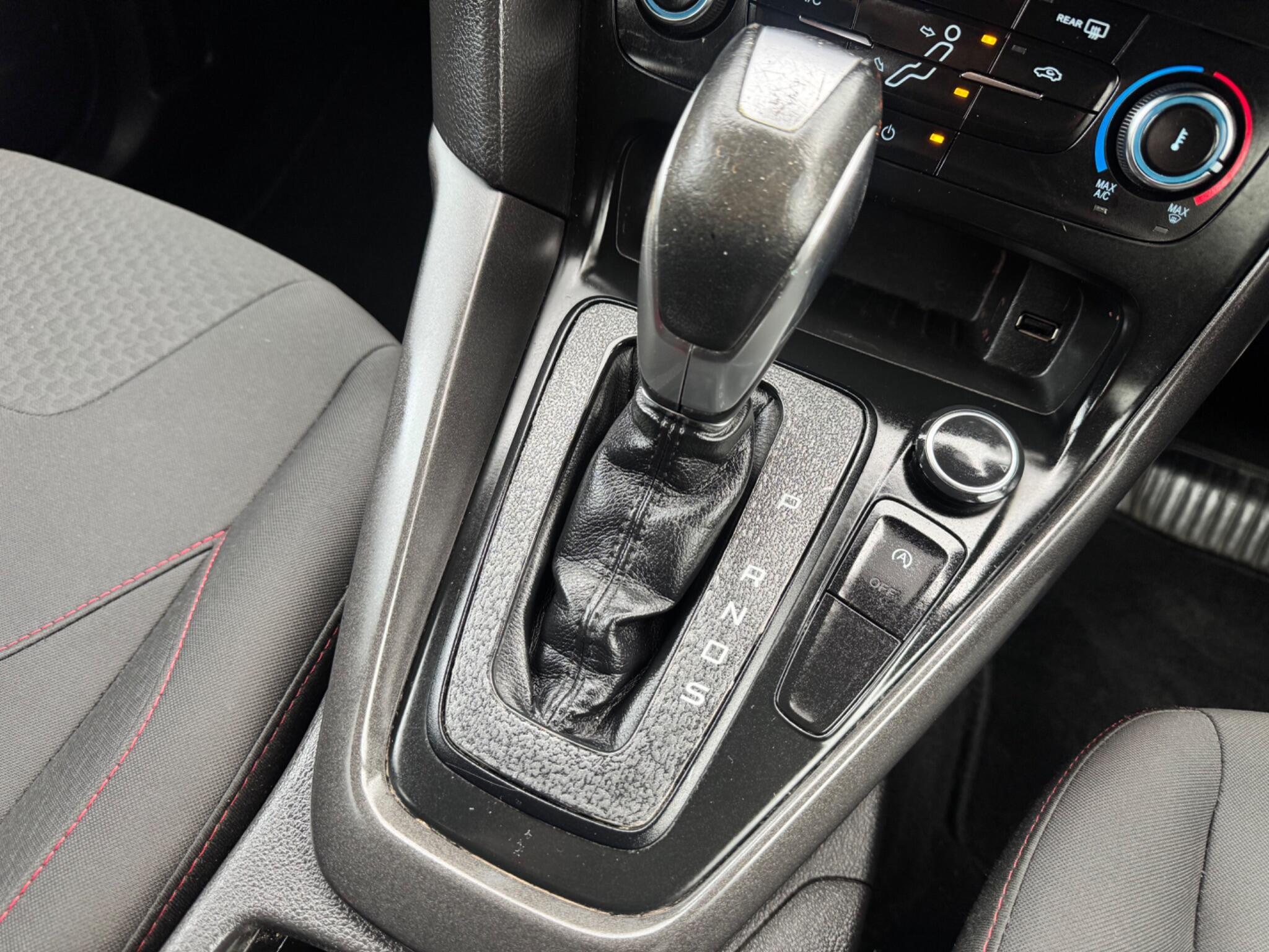 Ford Focus - Image 26