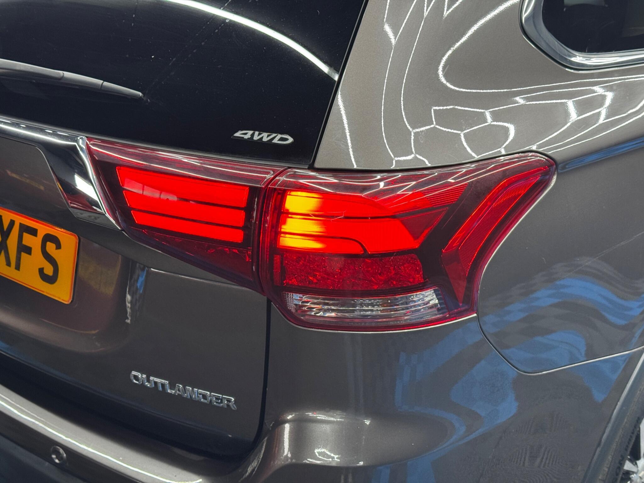 Mitsubishi Outlander - Image 36