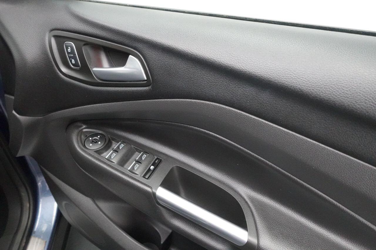 Ford Kuga - Image 18