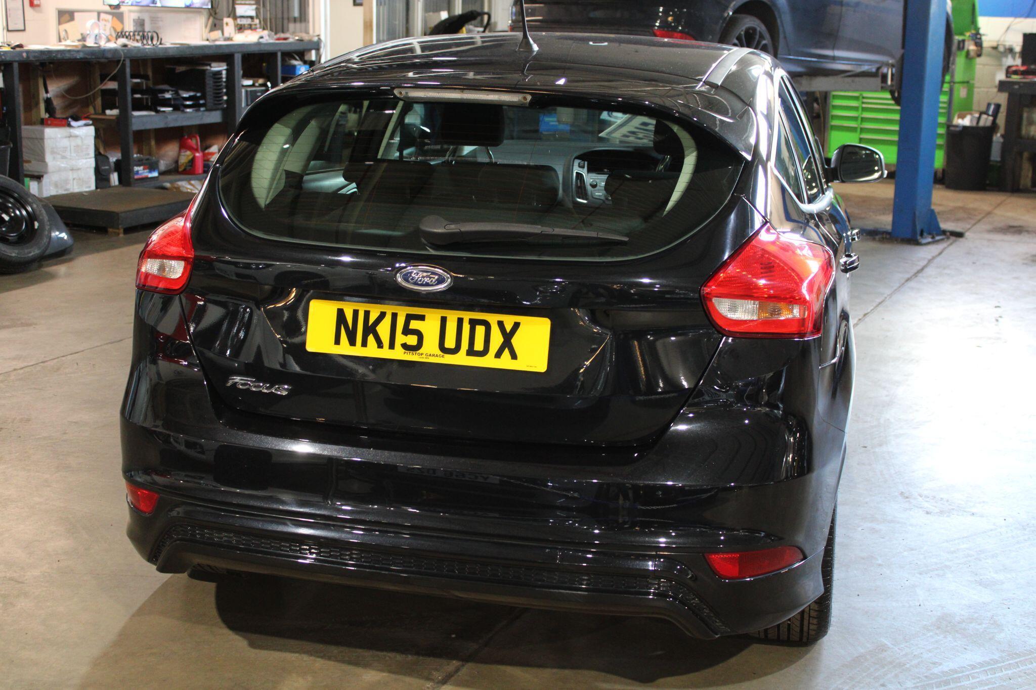 Ford Focus - Image 18