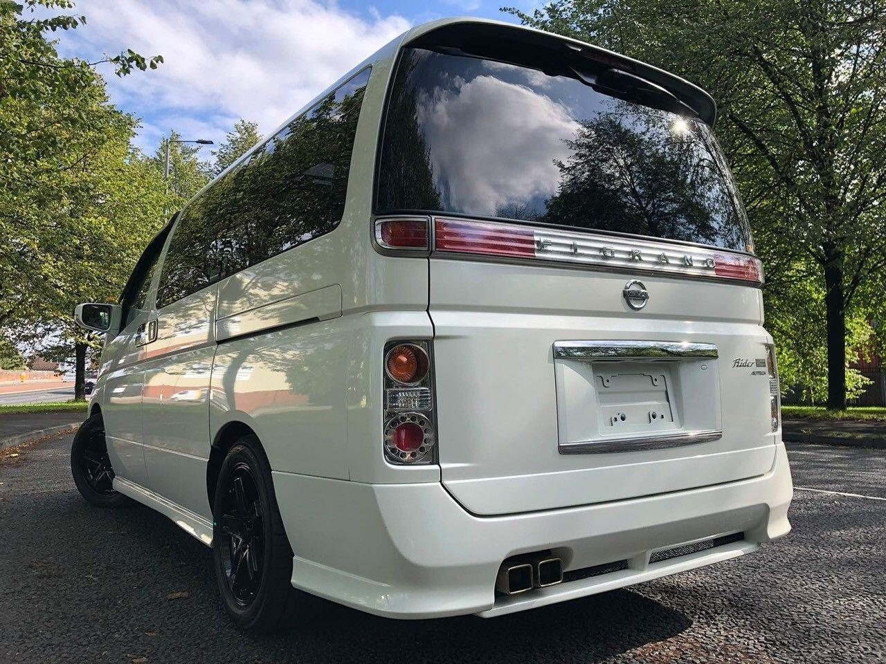 Nissan Elgrand - Image 10