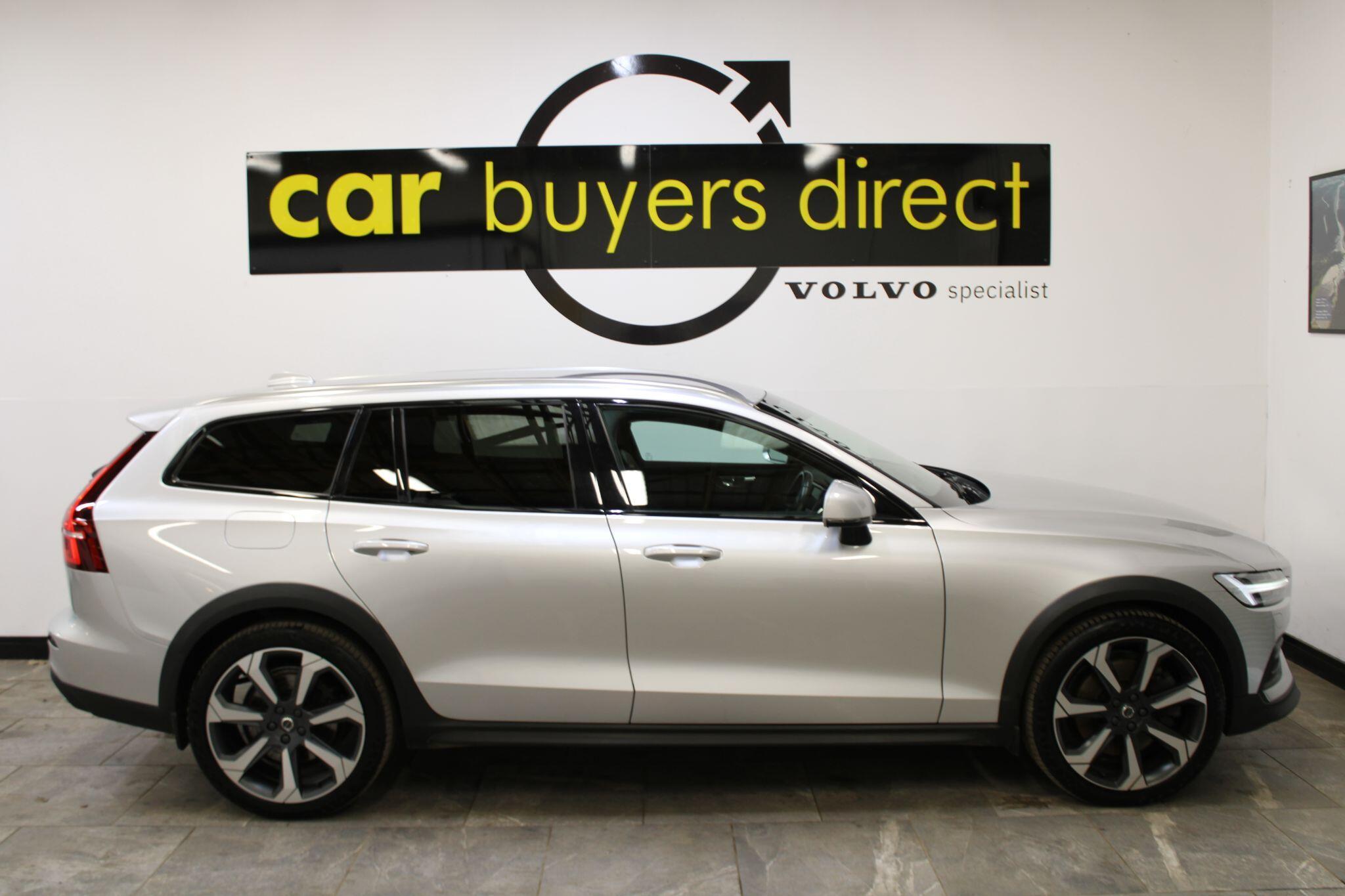 Volvo V60 CROSS COUNTRY - Image 9