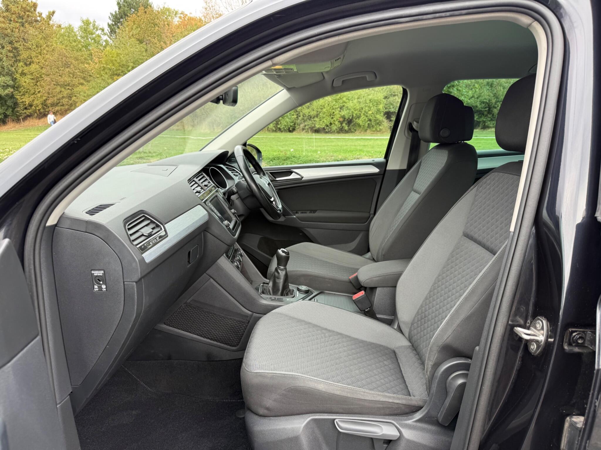 Volkswagen Tiguan - Image 9