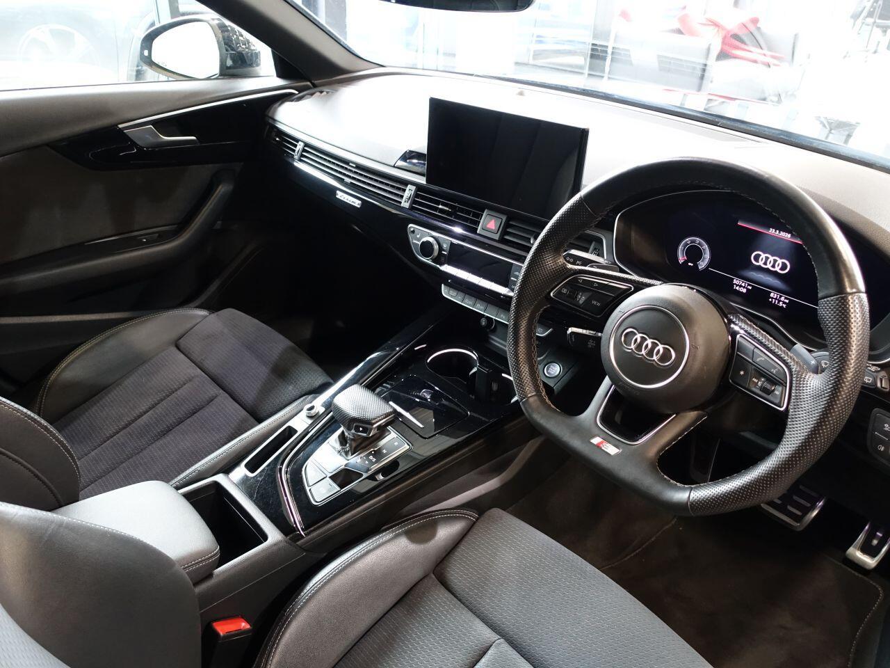 Audi A4 Avant - Image 2