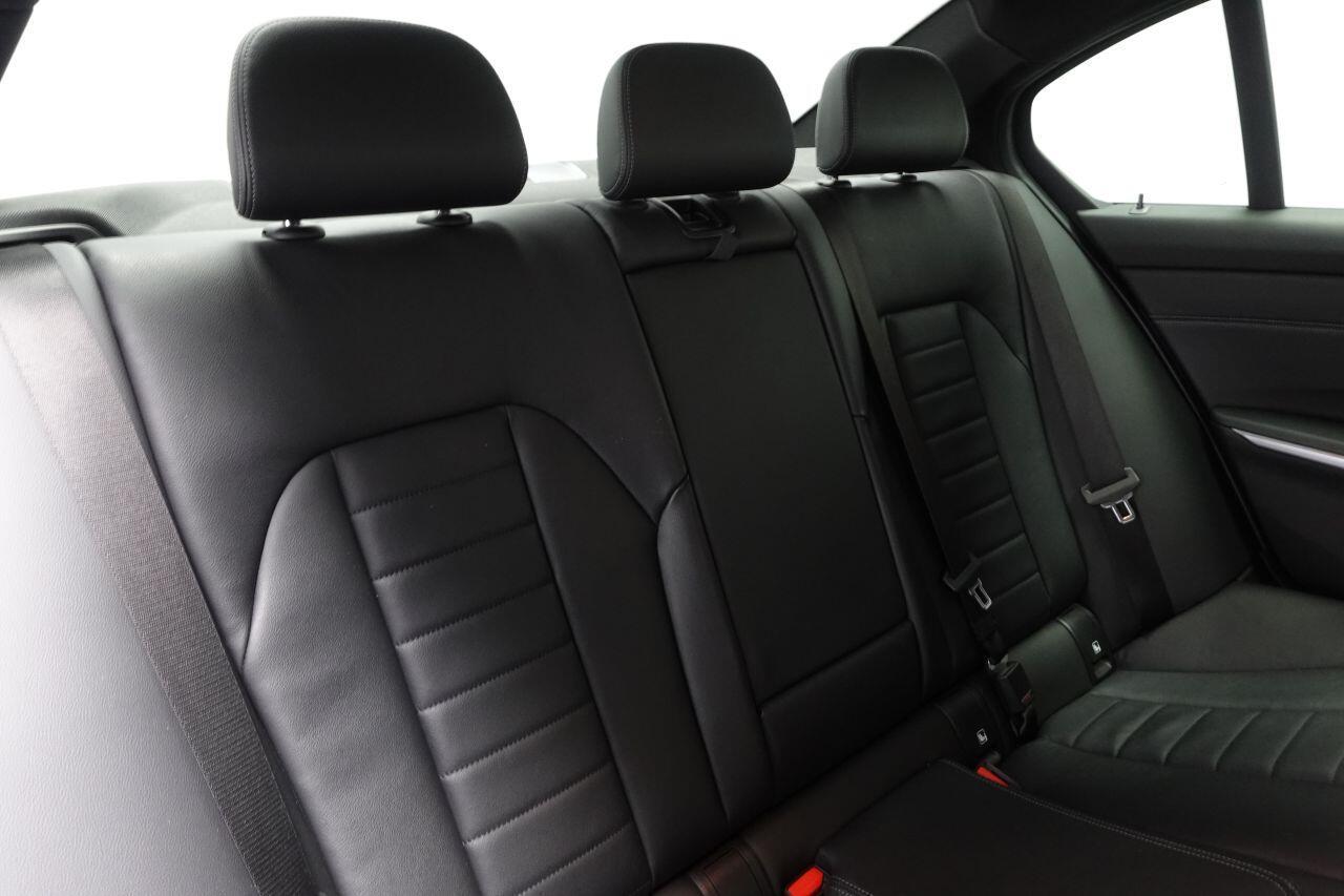 BMW 3 Series - Image 18