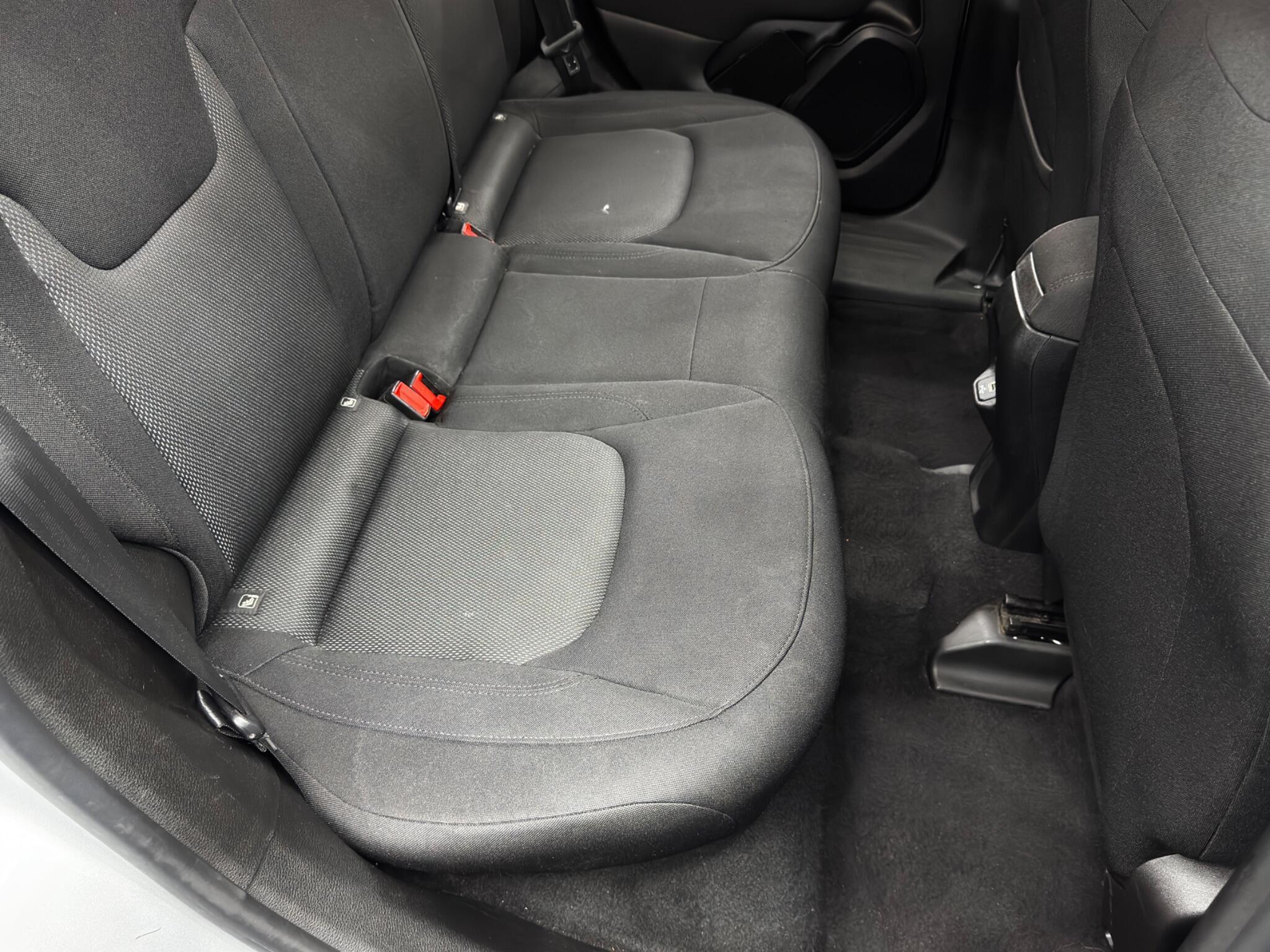 Jeep Renegade - Image 16