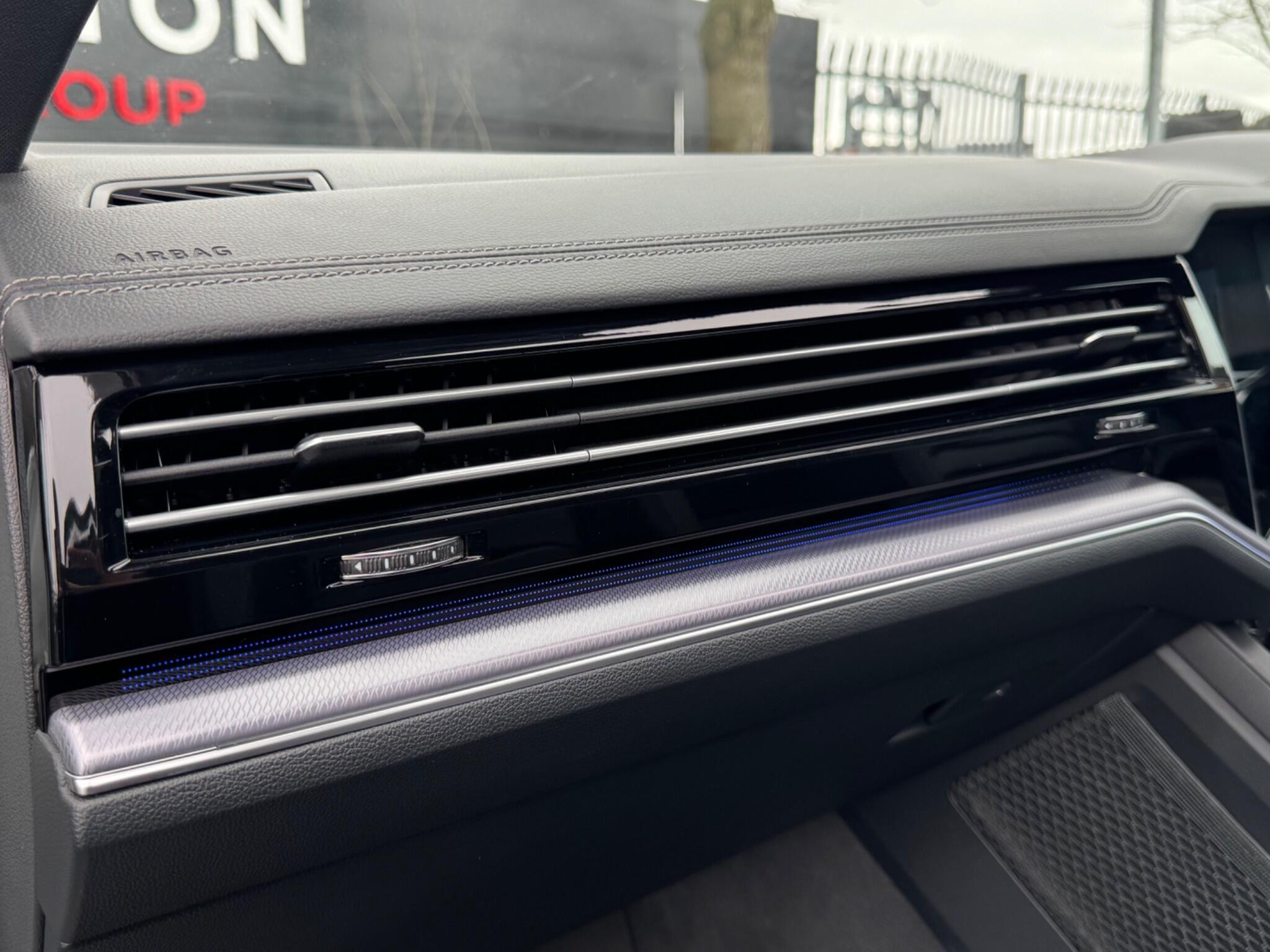 Volkswagen Touareg - Image 62