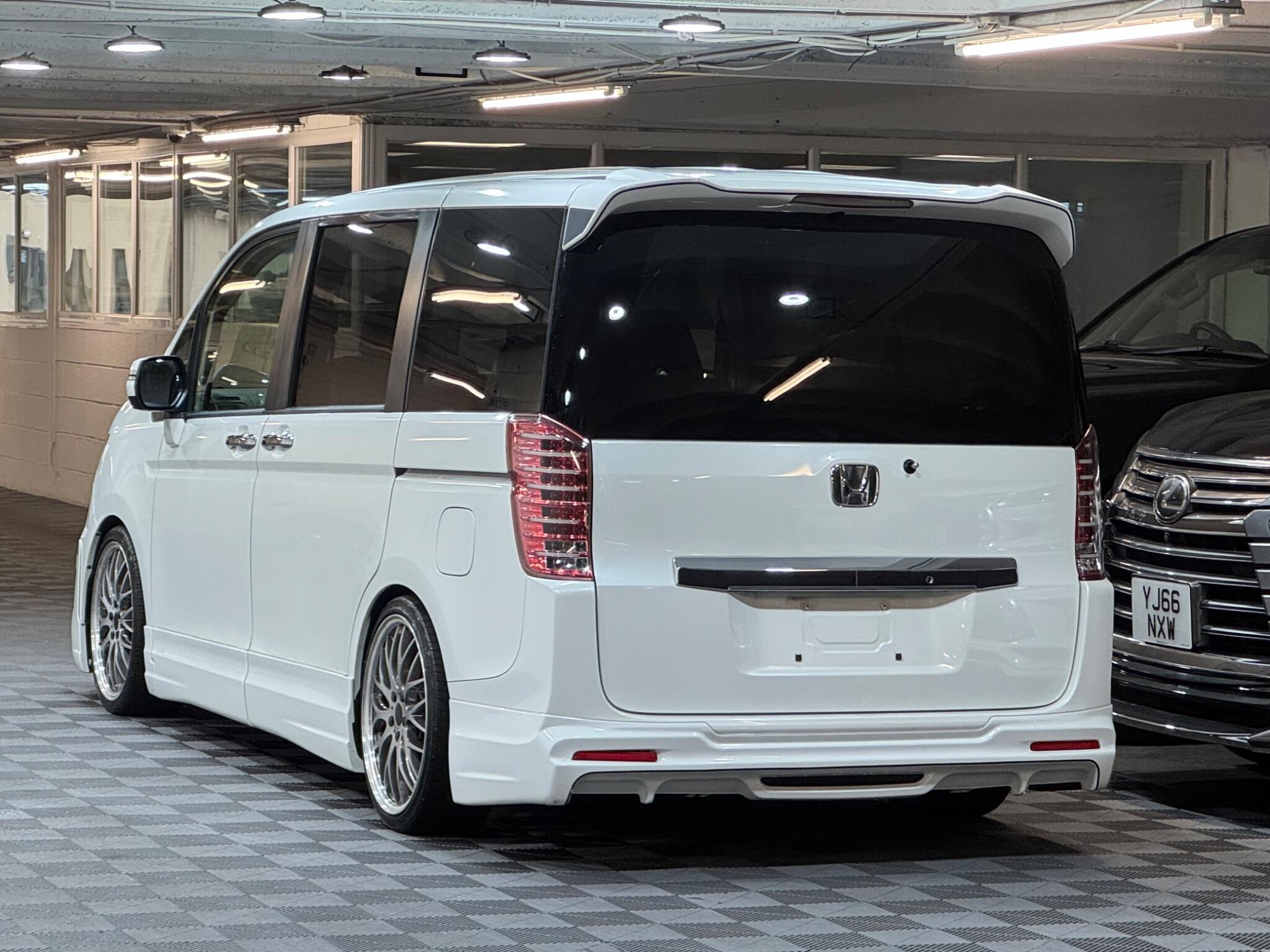 Honda Stepwagon - Image 3