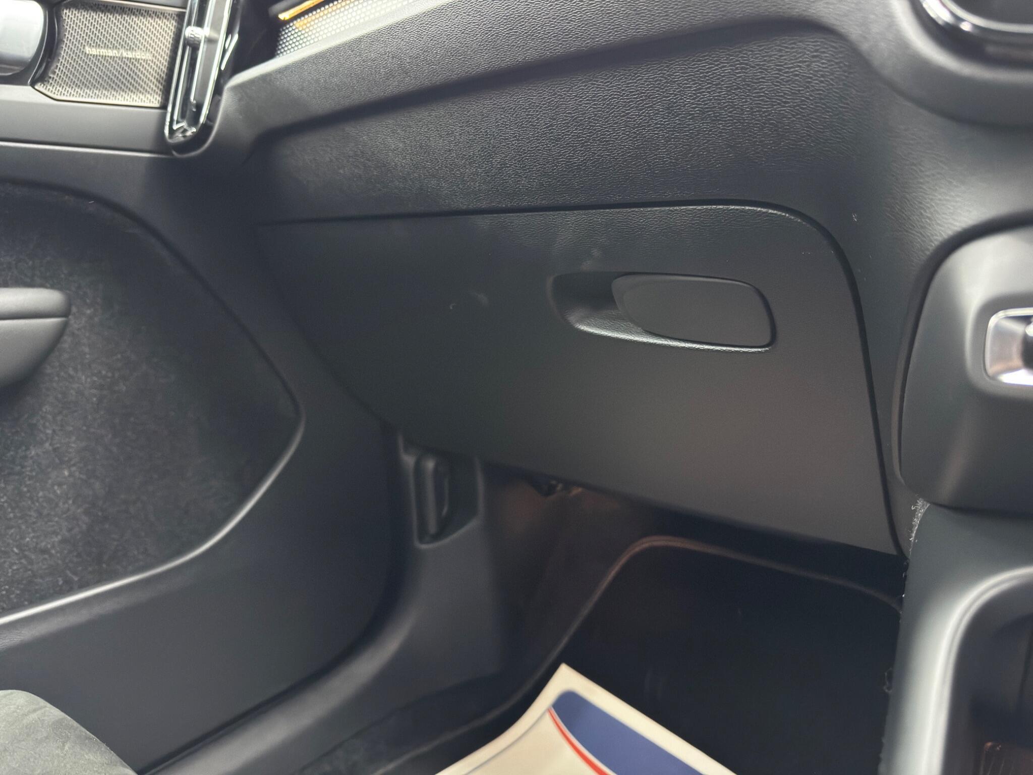 Volvo XC40 - Image 35