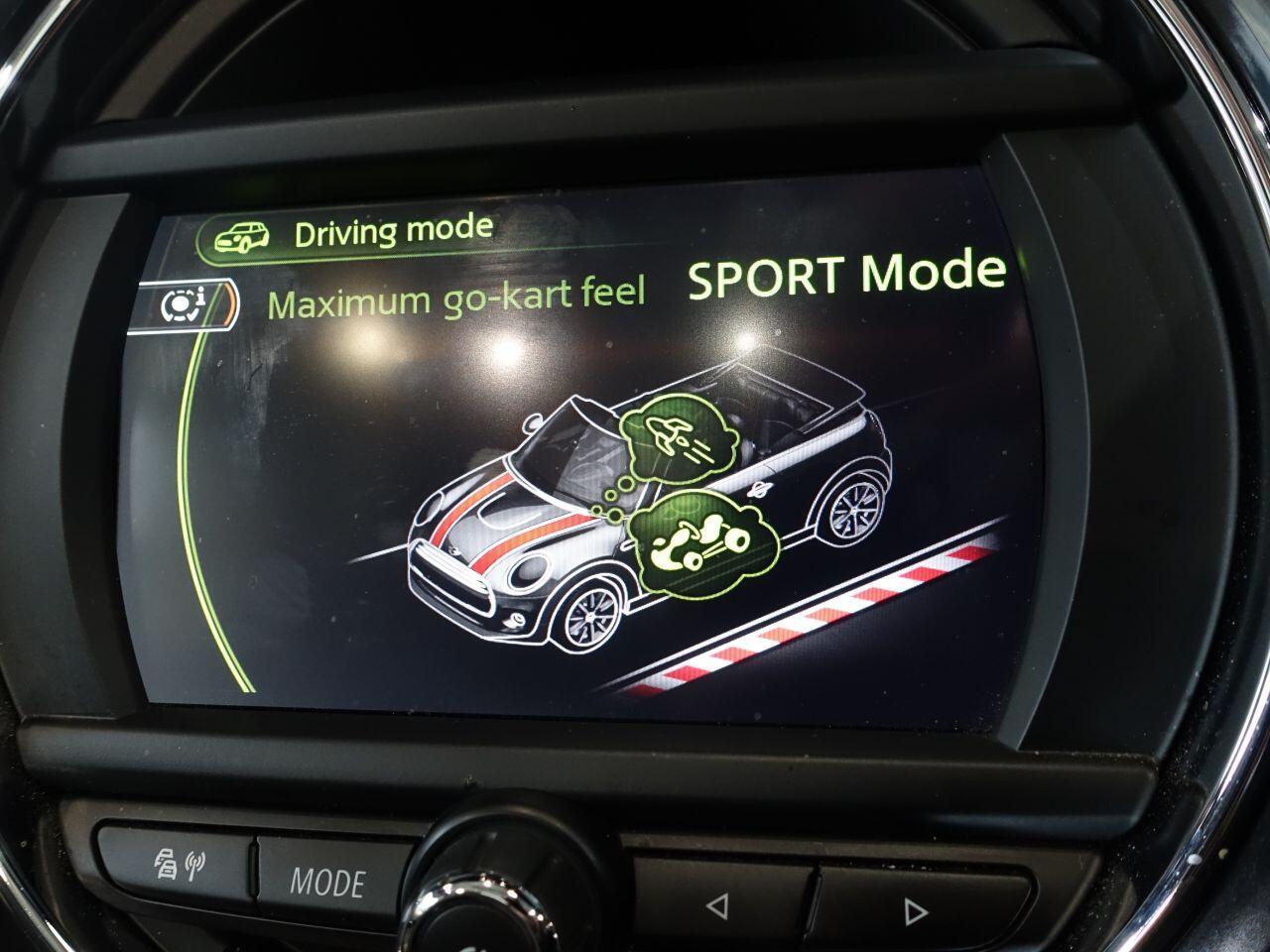 MINI Convertible - Image 30