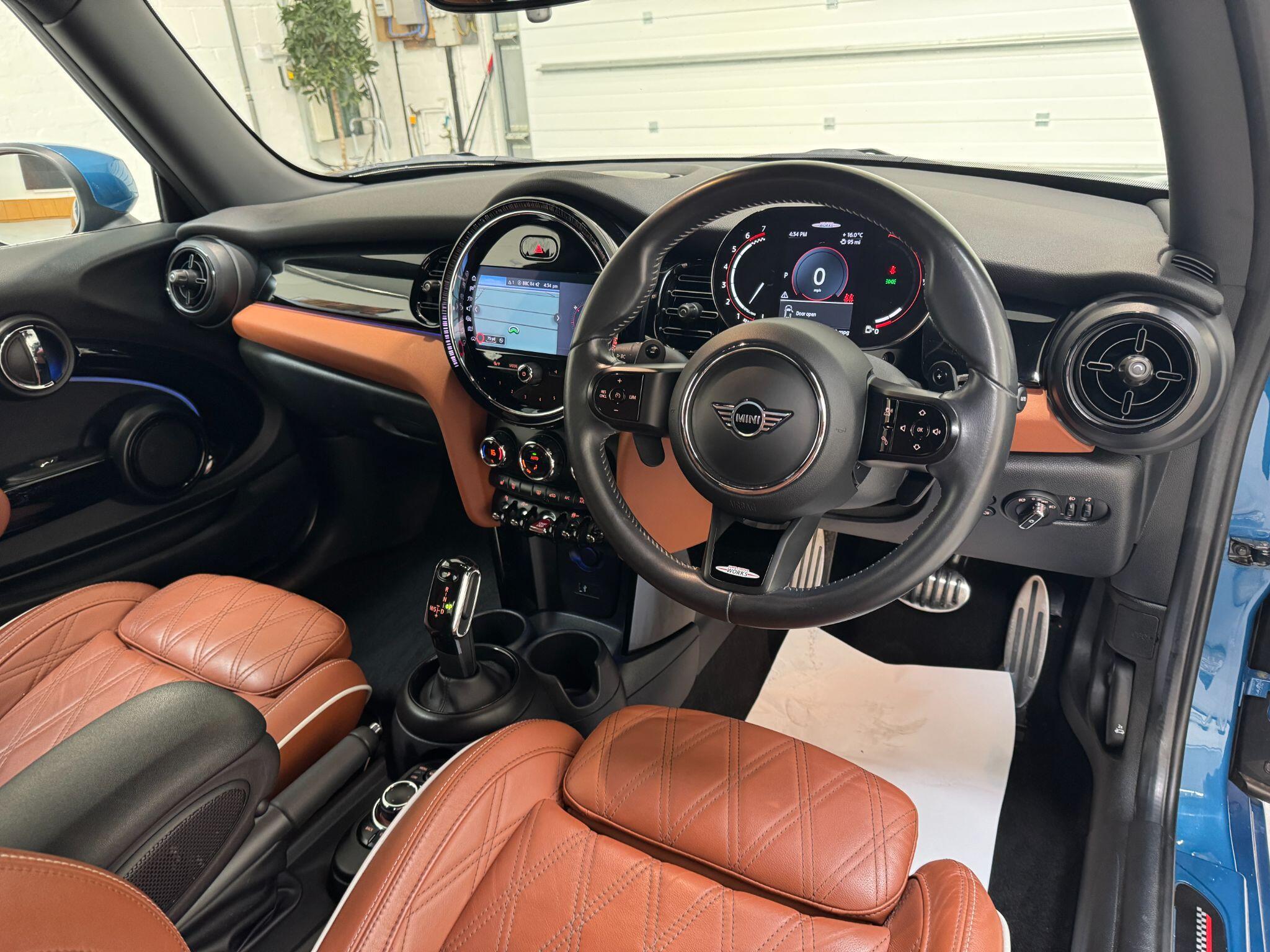 MINI Hatch - Image 17