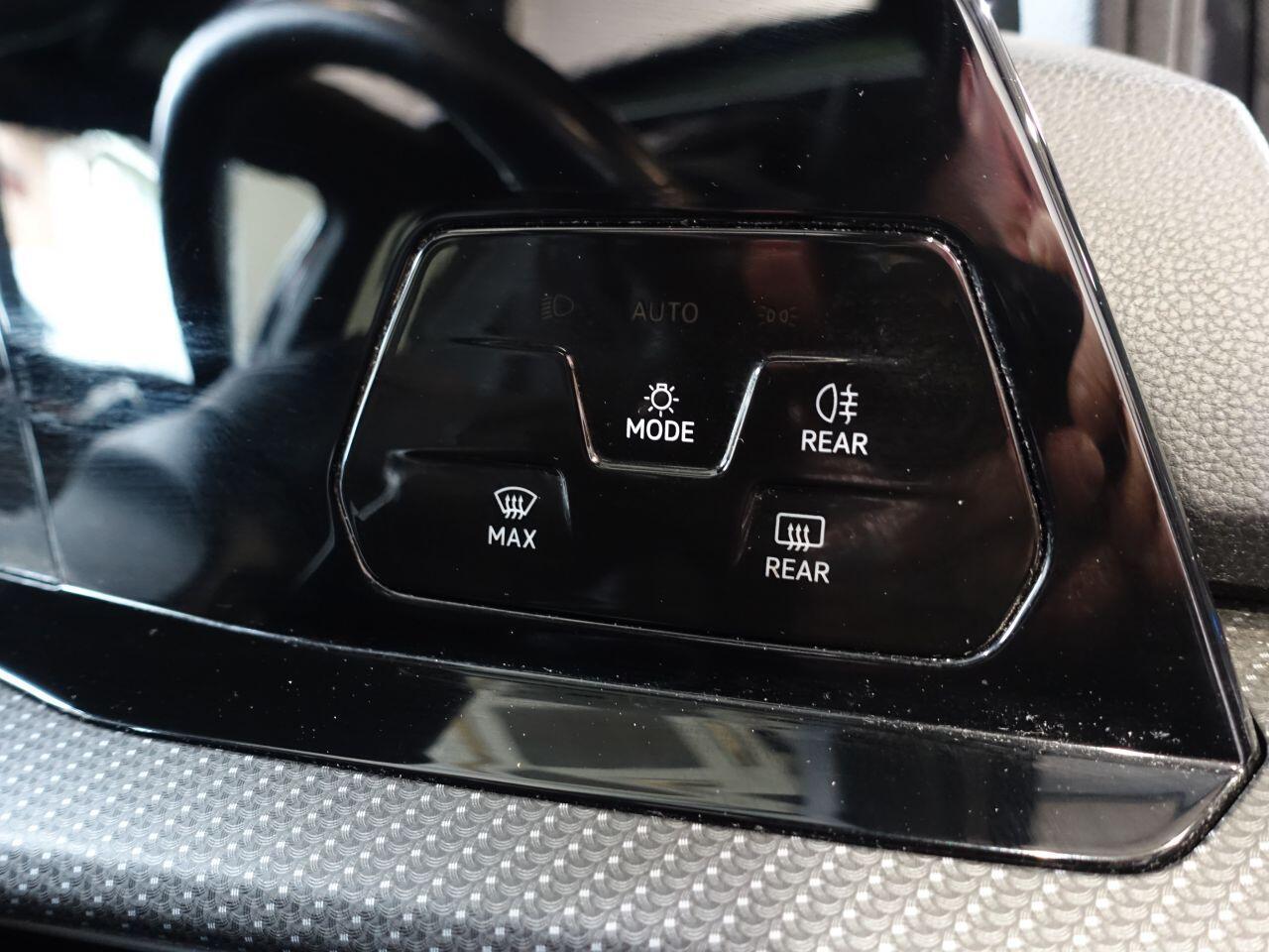 Volkswagen Golf - Image 10