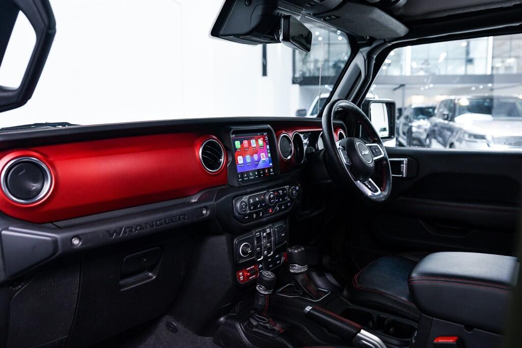 Jeep Wrangler - Image 13