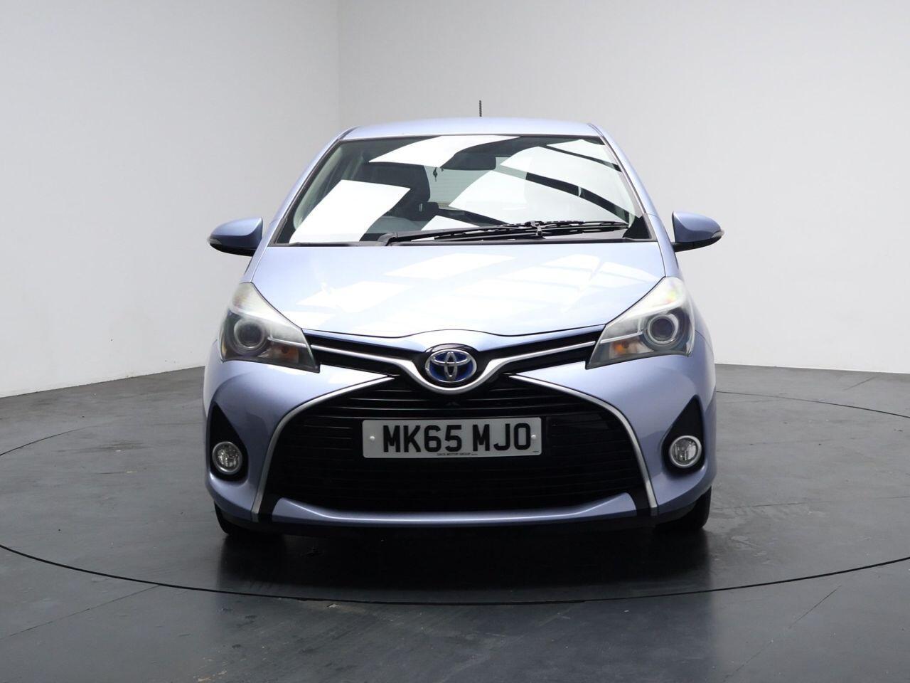 Toyota Yaris - Image 2