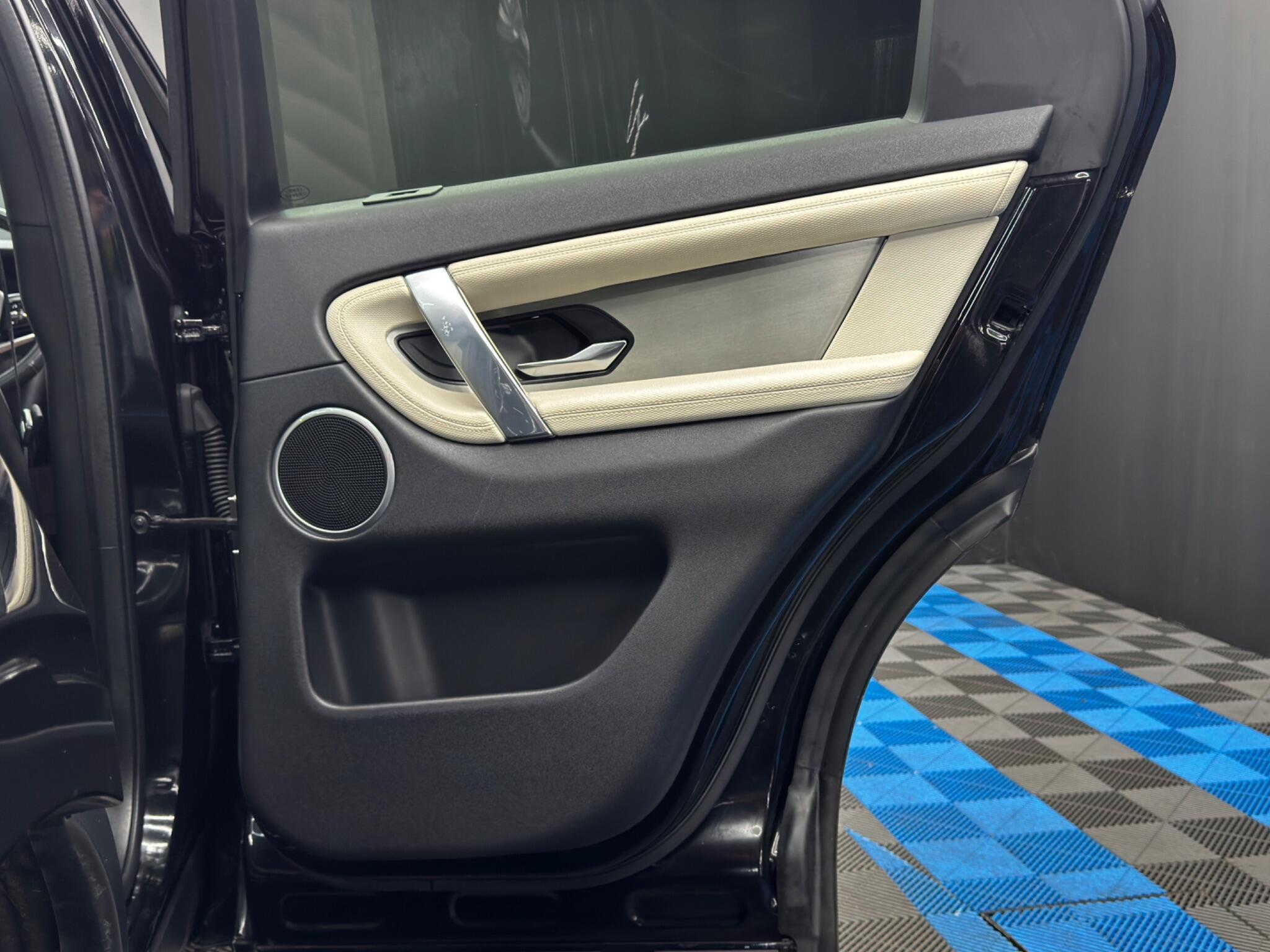 Land Rover DISCOVERY SPORT - Image 45