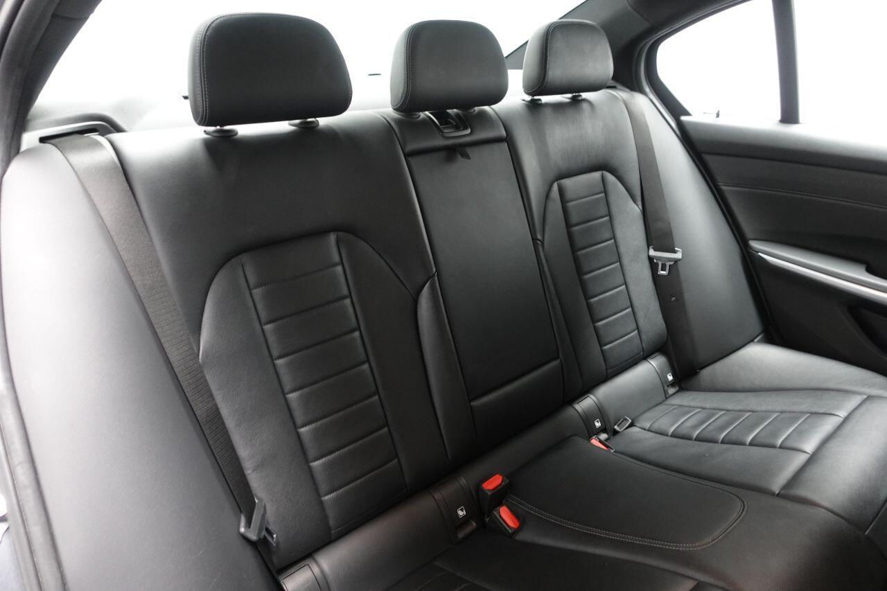 BMW 3 Series - Image 18