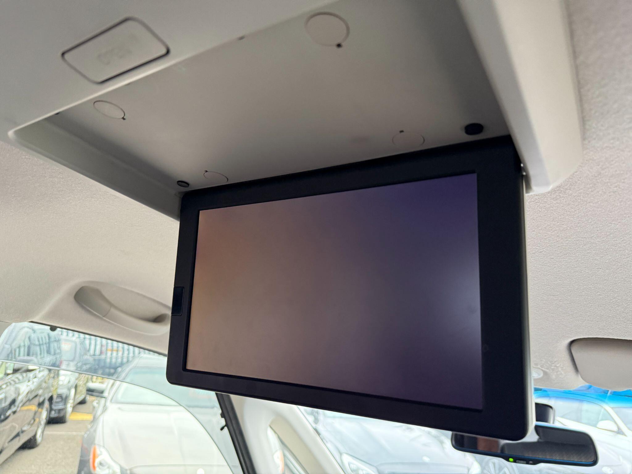 Nissan Serena - Image 38