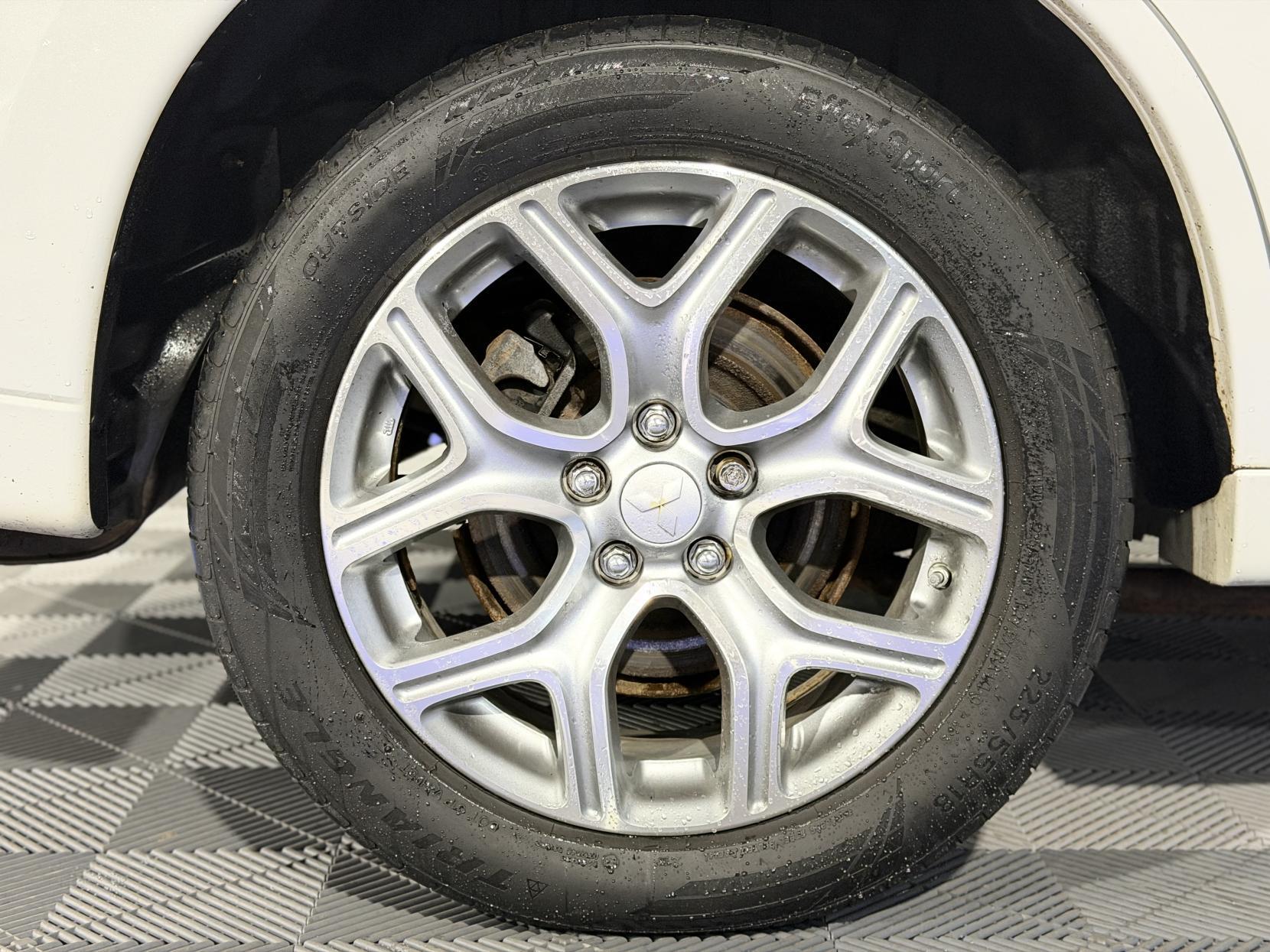 Mitsubishi Outlander - Image 15