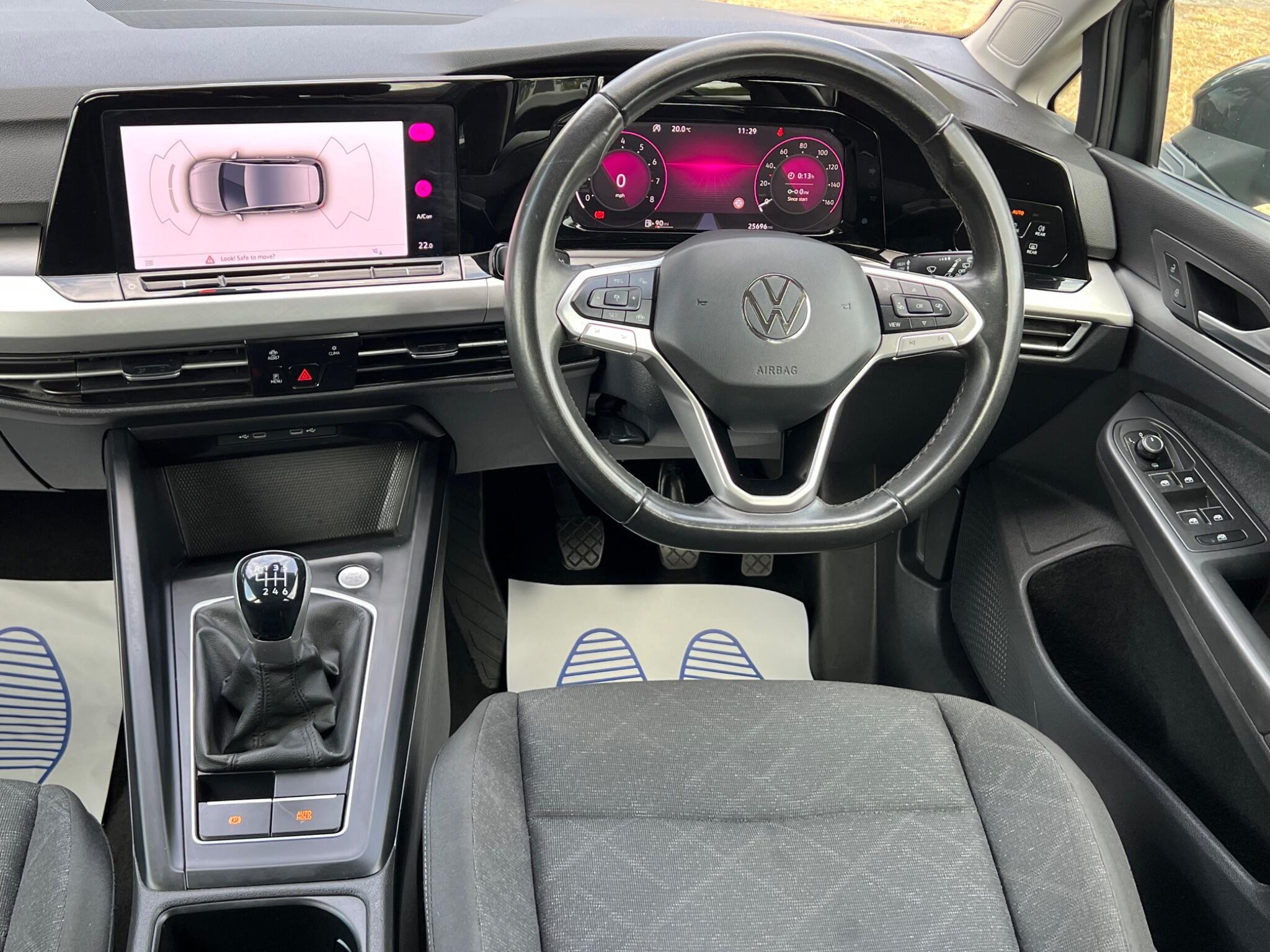Volkswagen Golf - Image 16