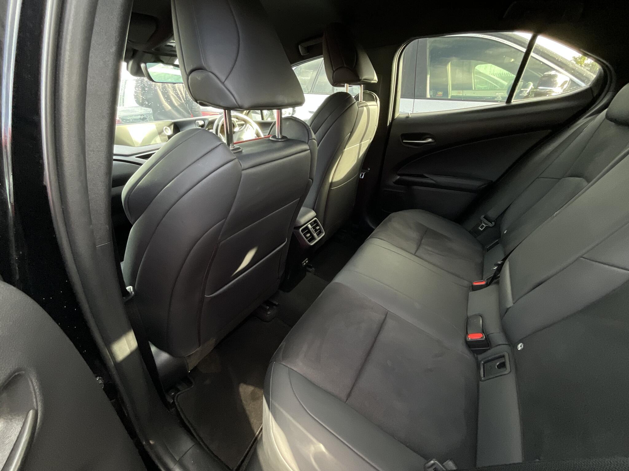 Lexus UX - Image 13