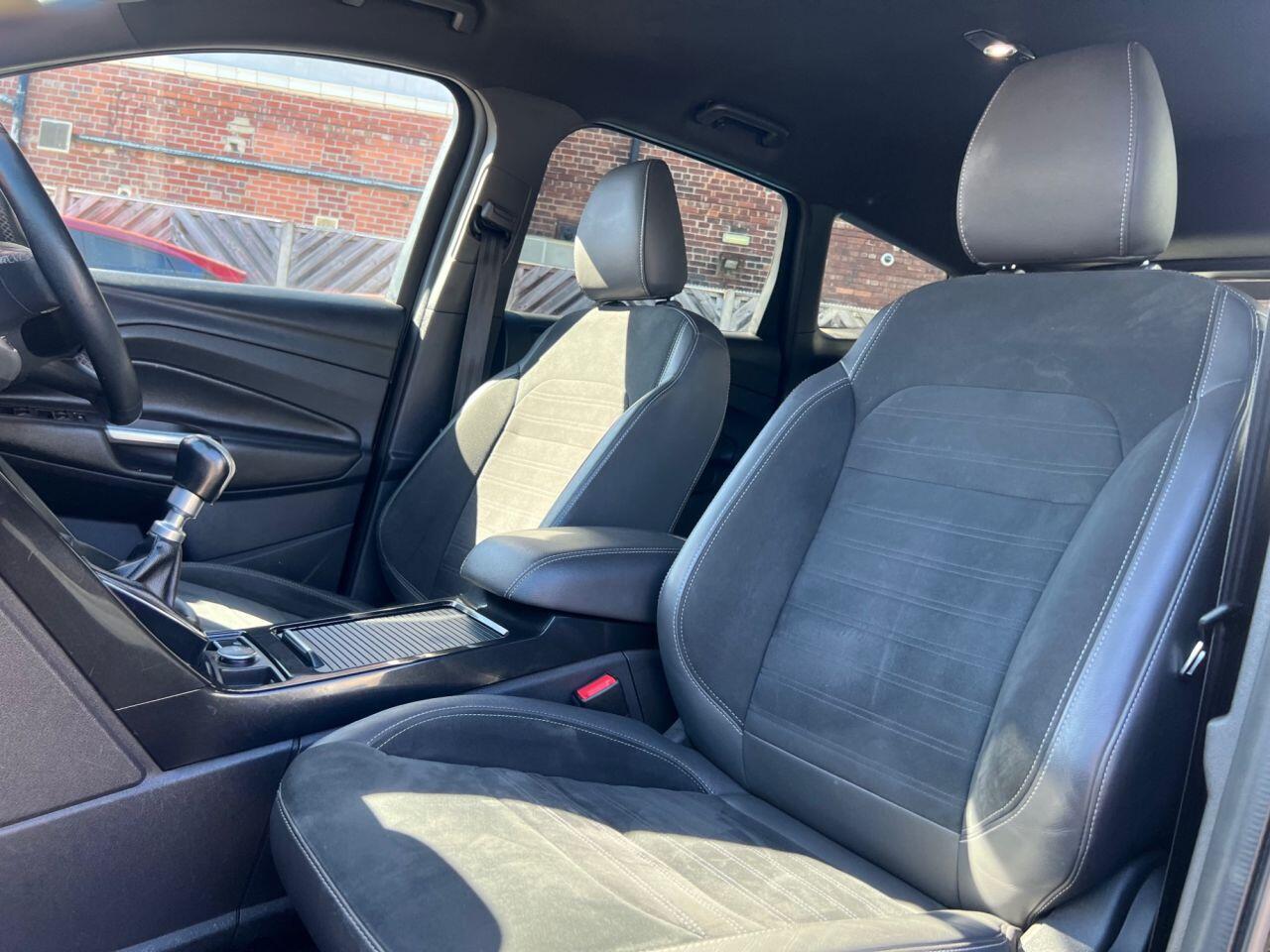 Ford Kuga - Image 18