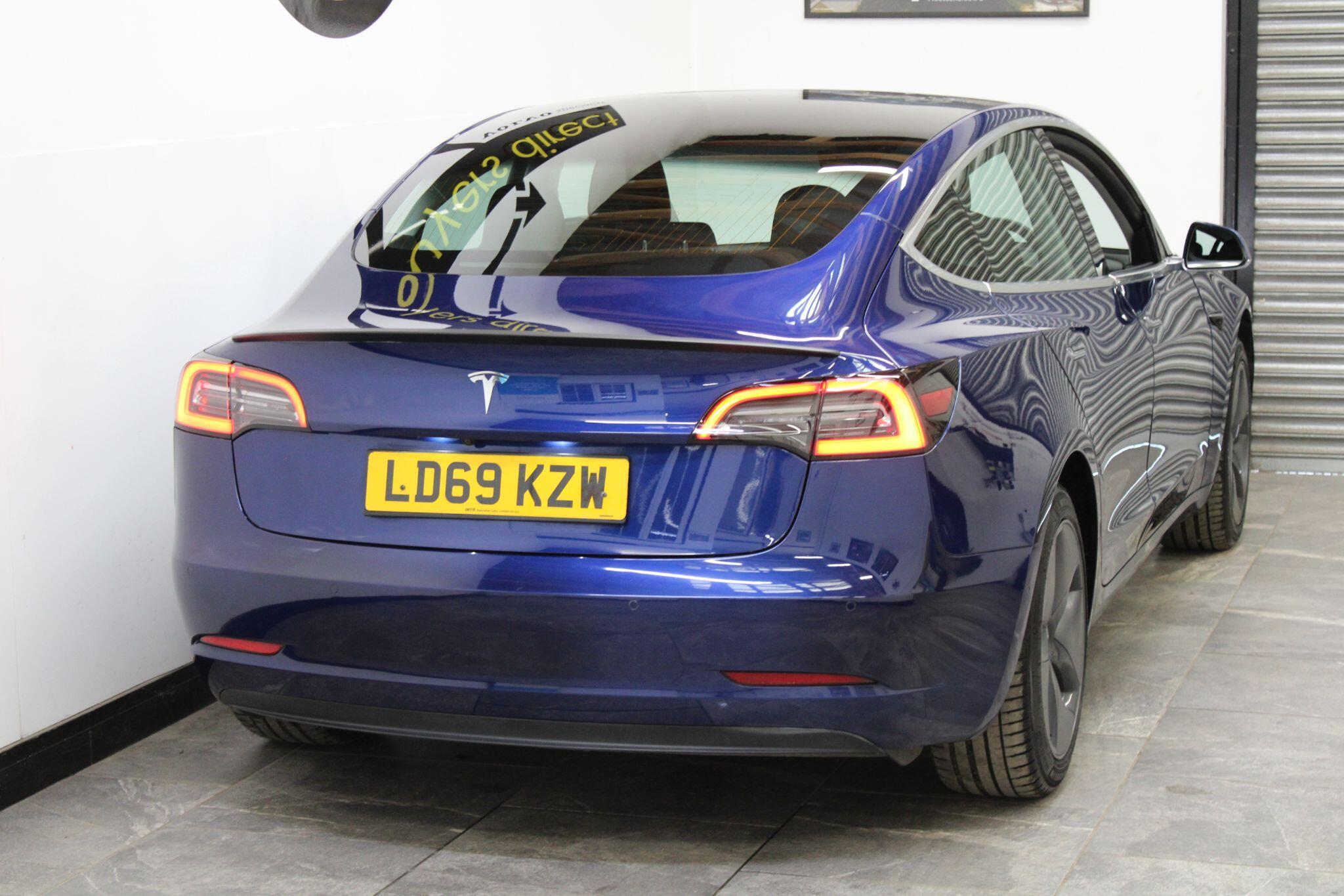 Tesla Model 3 - Image 13