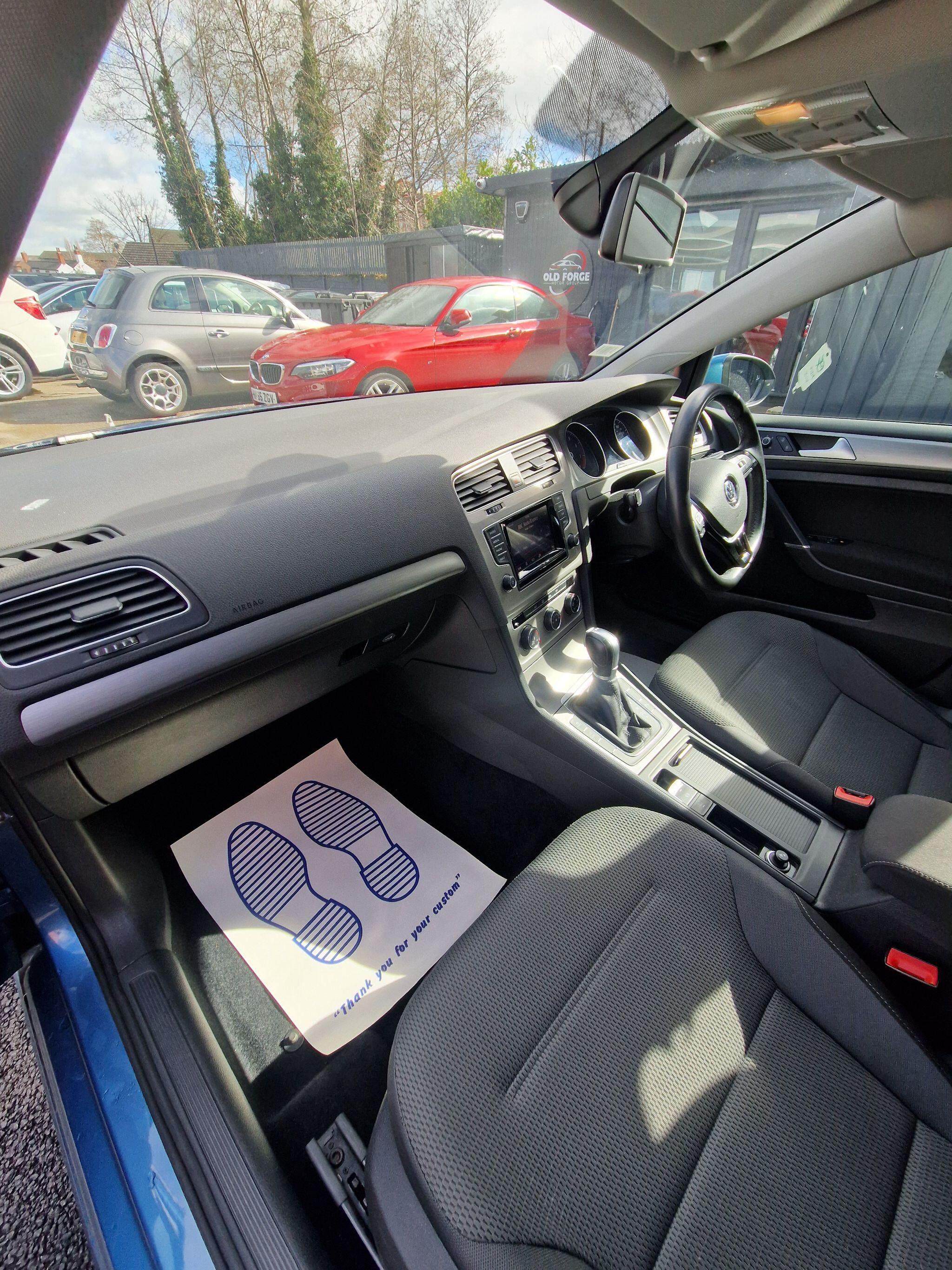 Volkswagen Golf - Image 35