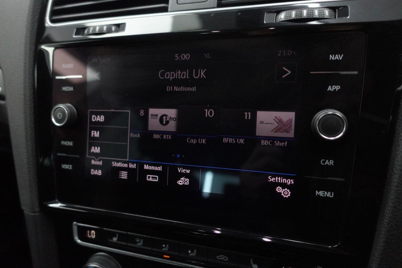 Volkswagen Golf - Image 2