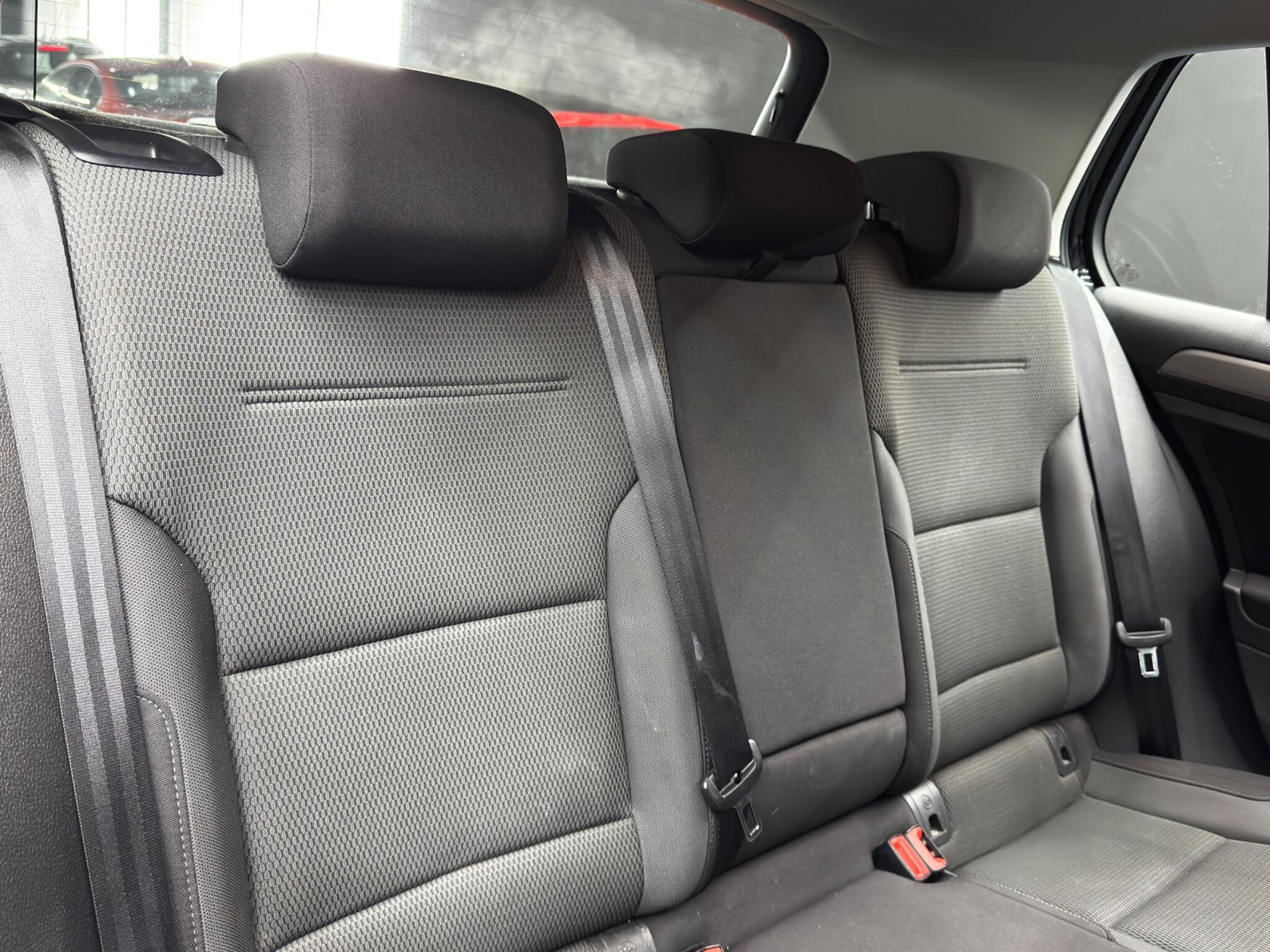 Volkswagen Golf - Image 14