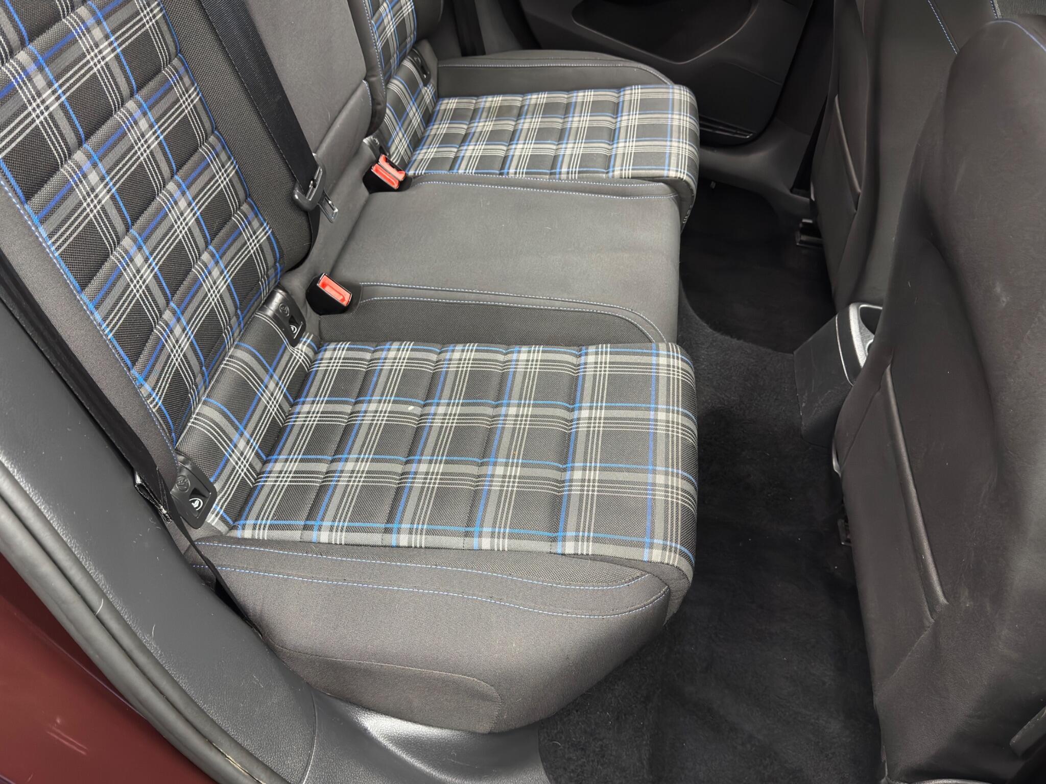 Volkswagen Golf - Image 16