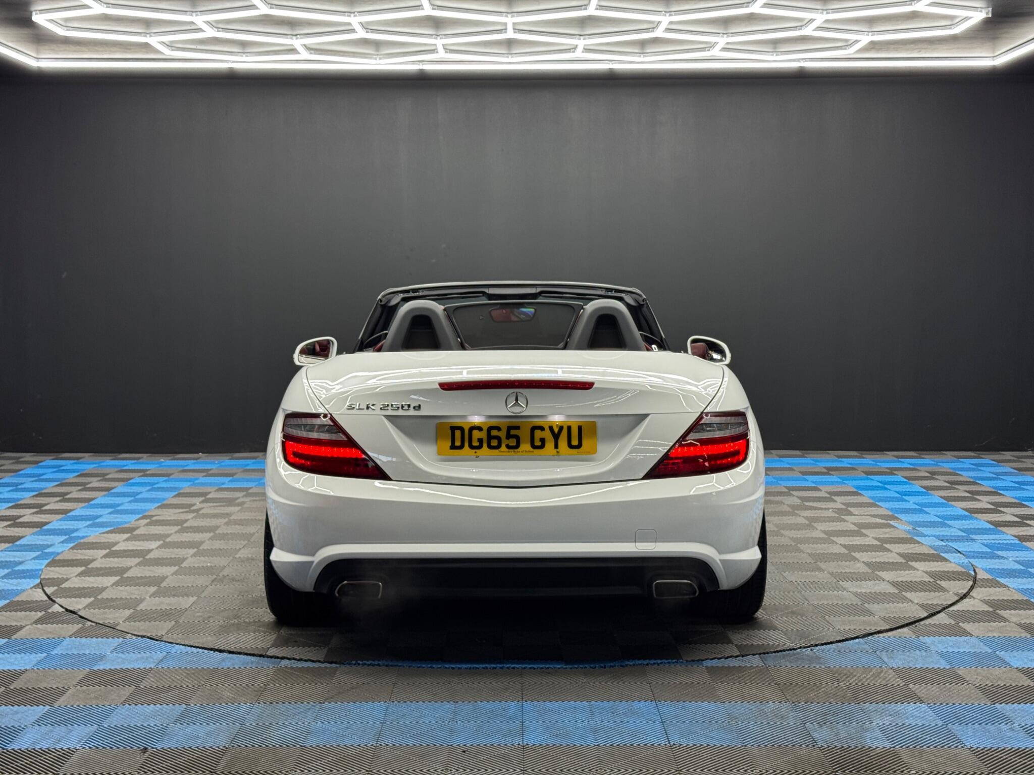 Mercedes SLK - Image 6