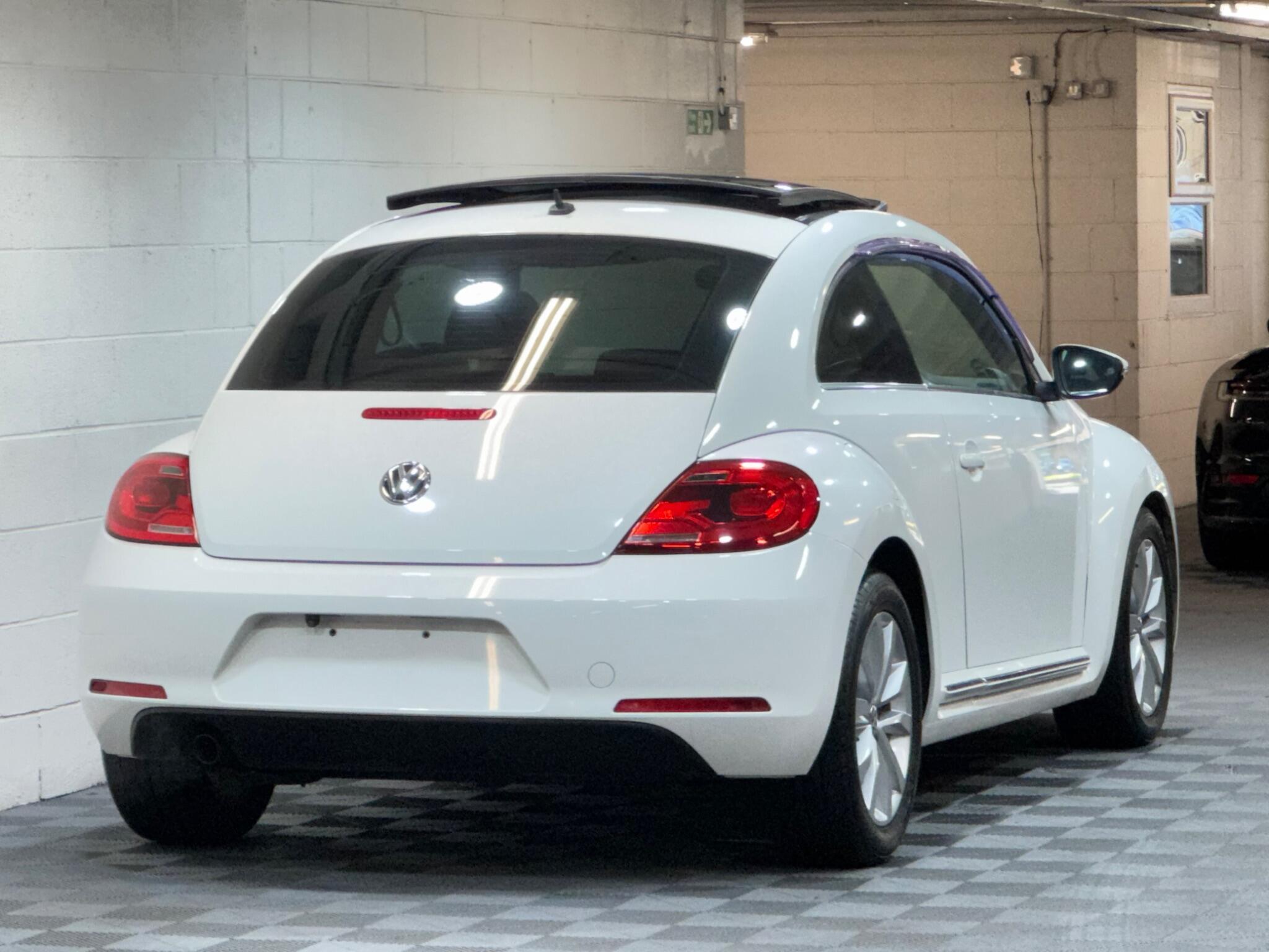 Volkswagen Beetle - Image 4