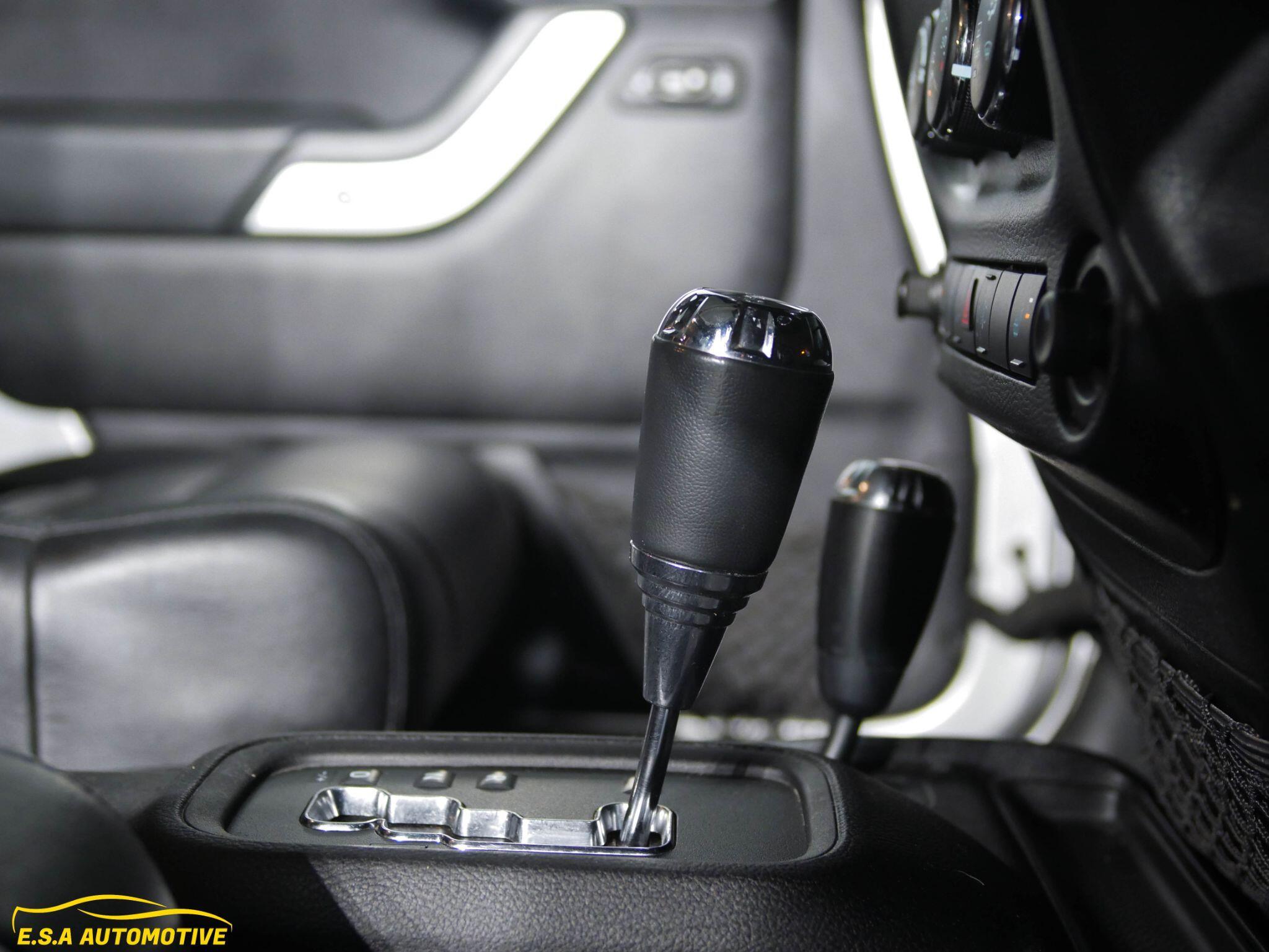 Jeep Wrangler - Image 12