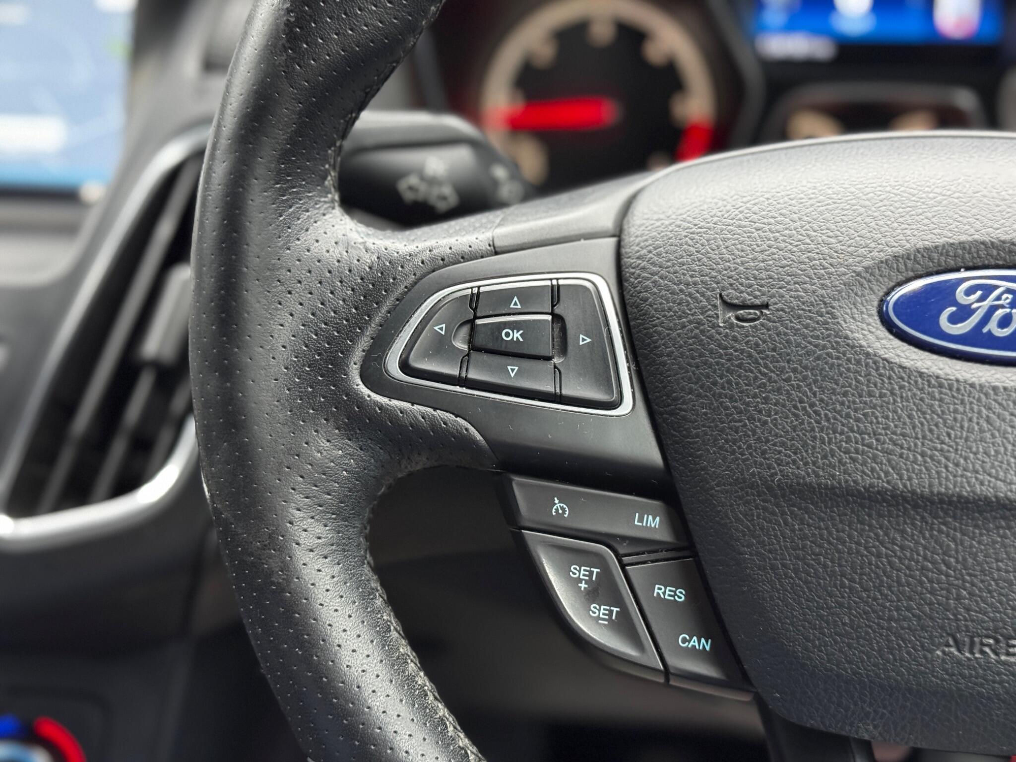 Ford Focus - Image 20