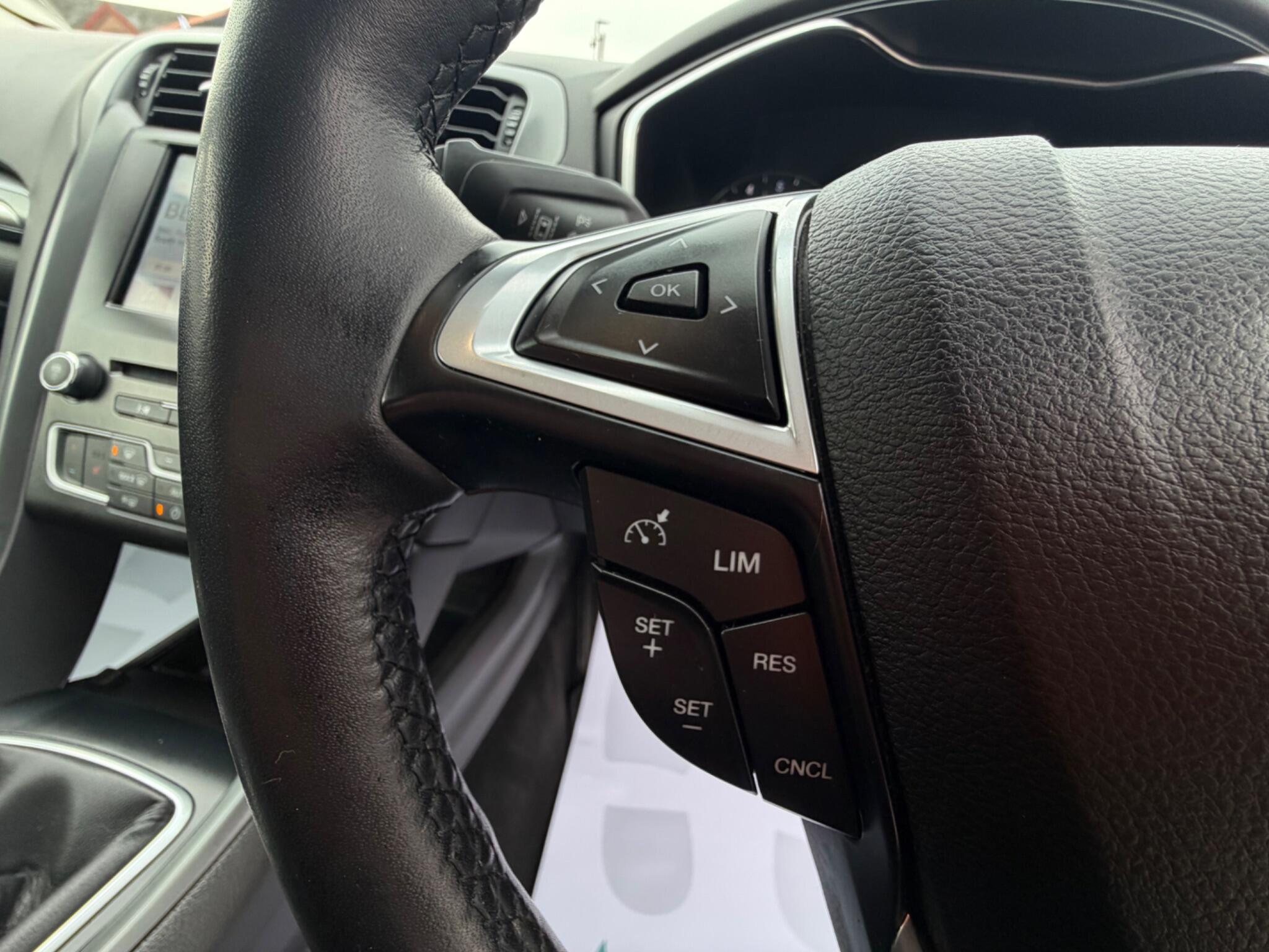 Ford Mondeo - Image 22