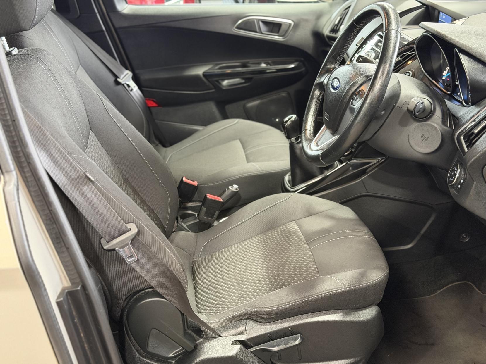 Ford B-Max - Image 20