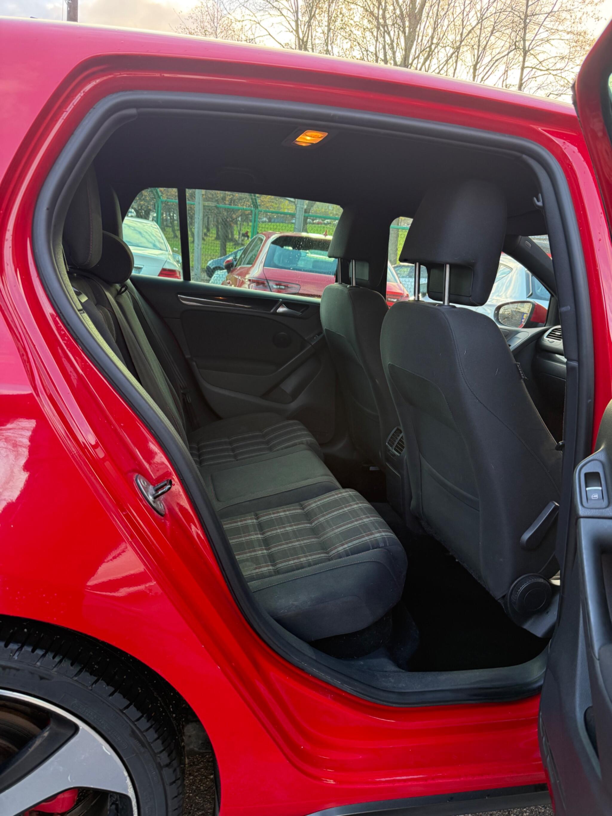 Volkswagen Golf - Image 20