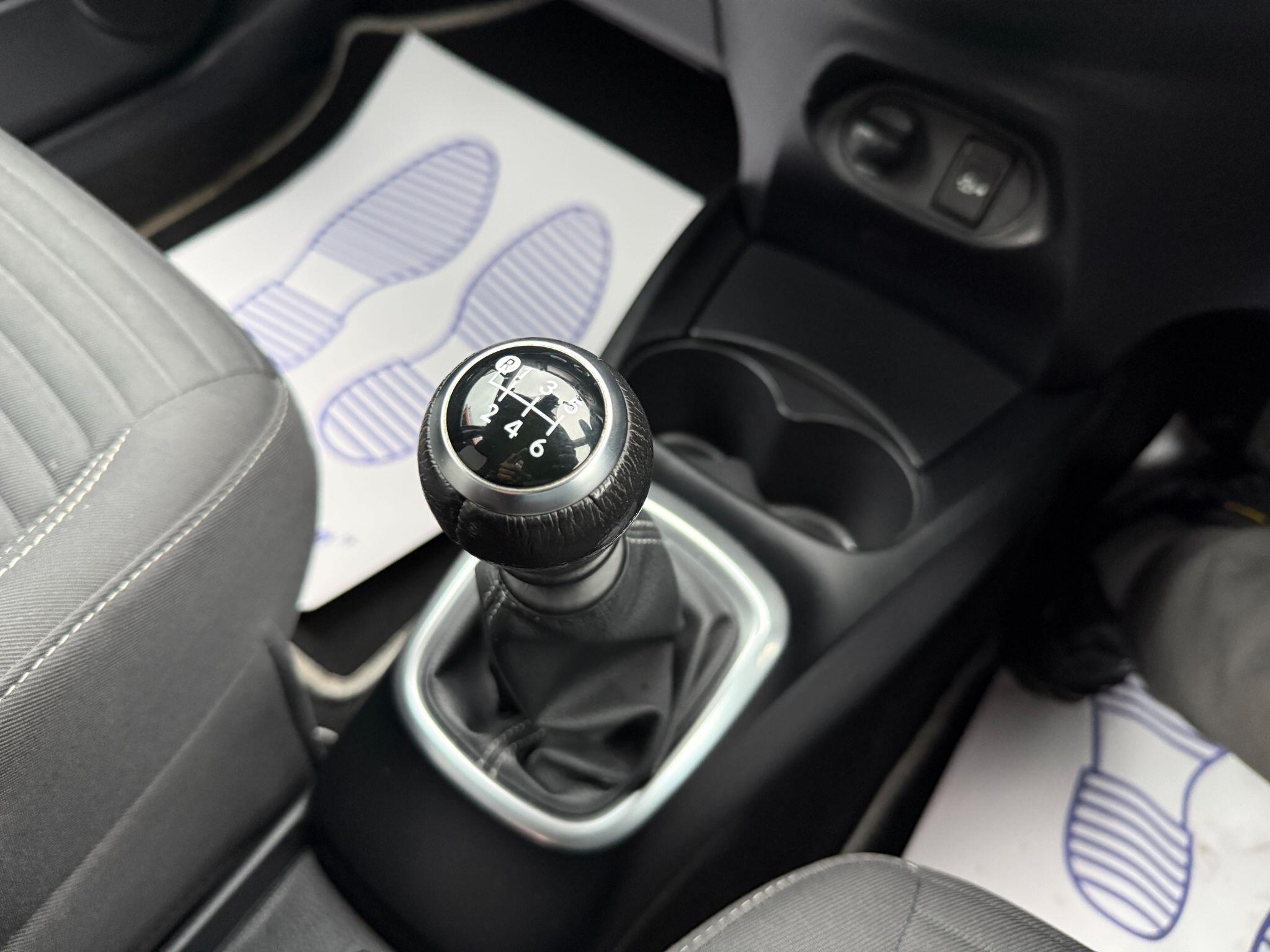 Toyota Yaris - Image 43