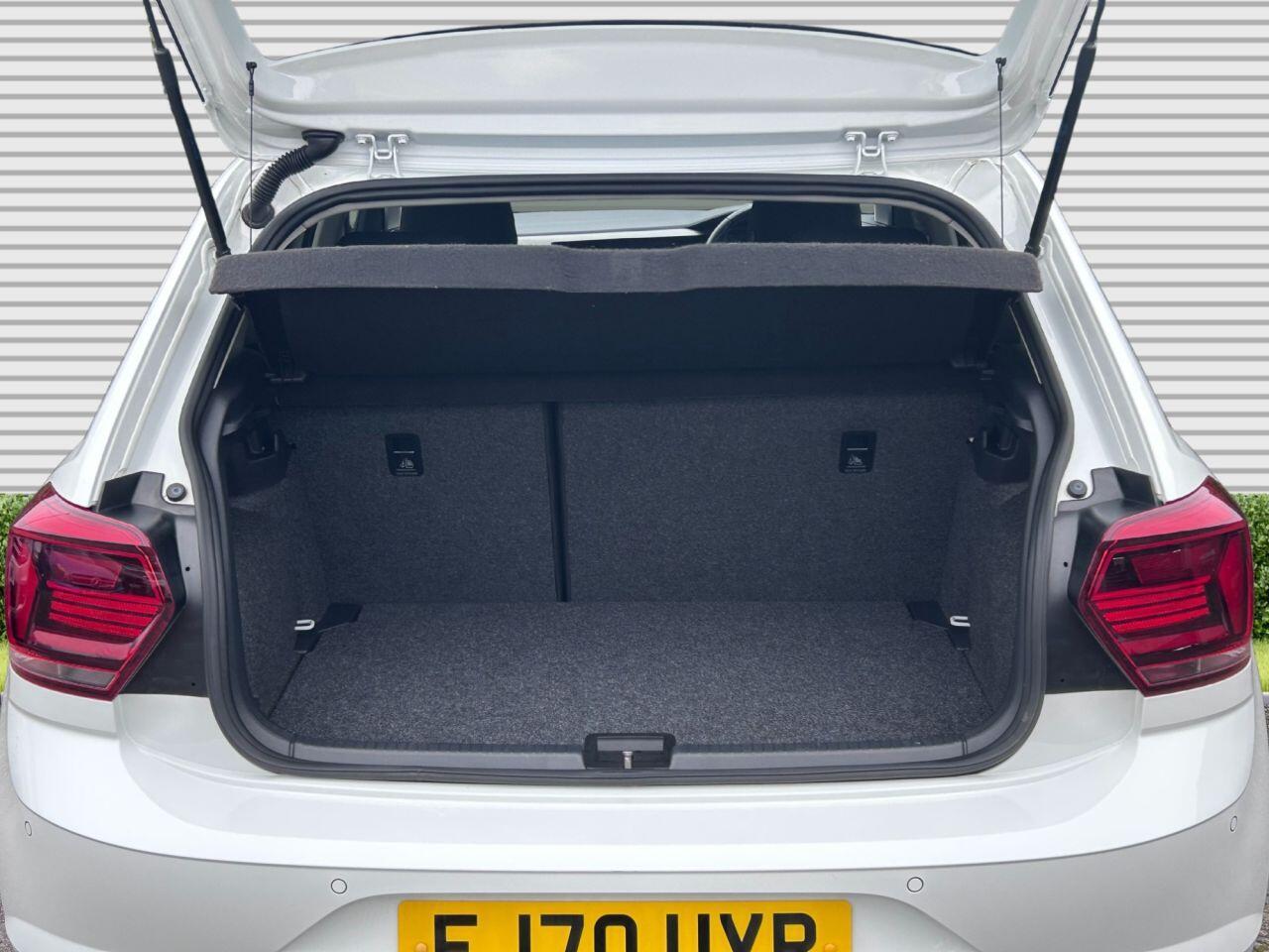 Volkswagen Polo - Image 11