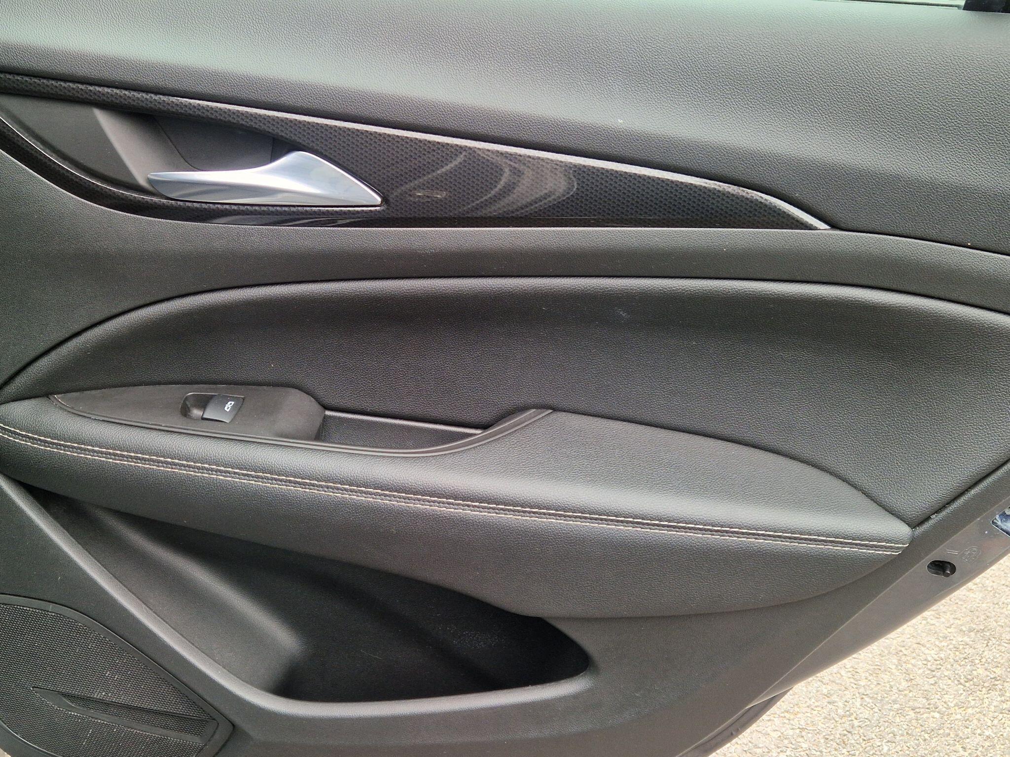 Vauxhall Insignia - Image 35