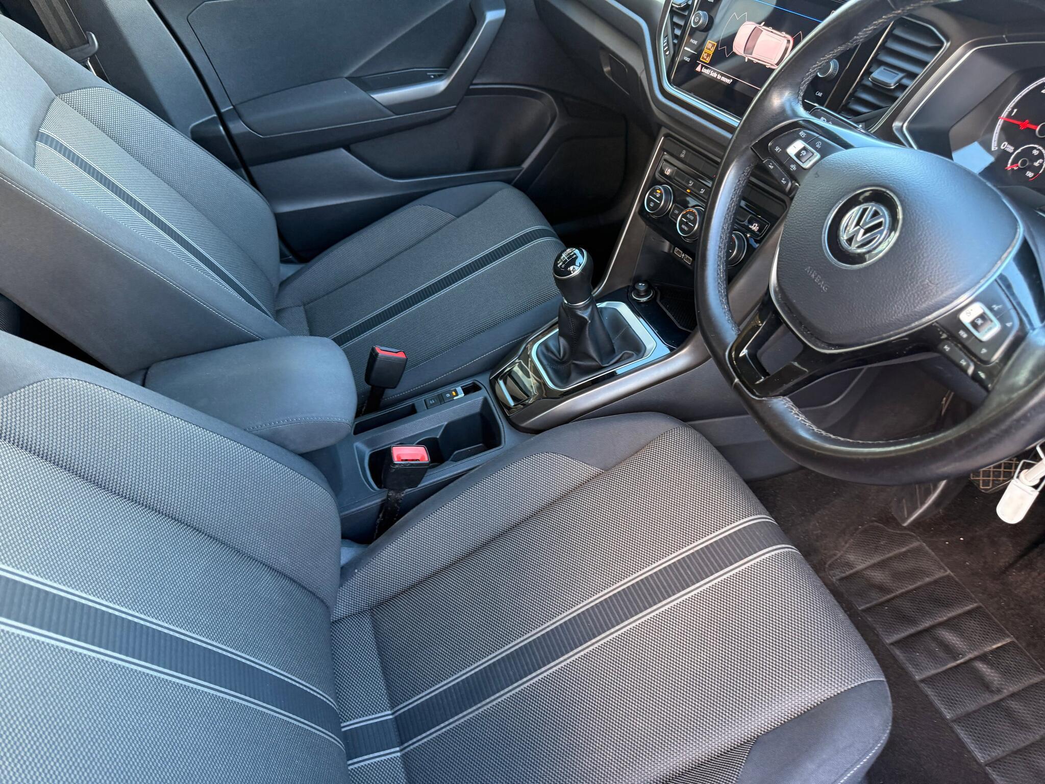 Volkswagen T-Roc - Image 19