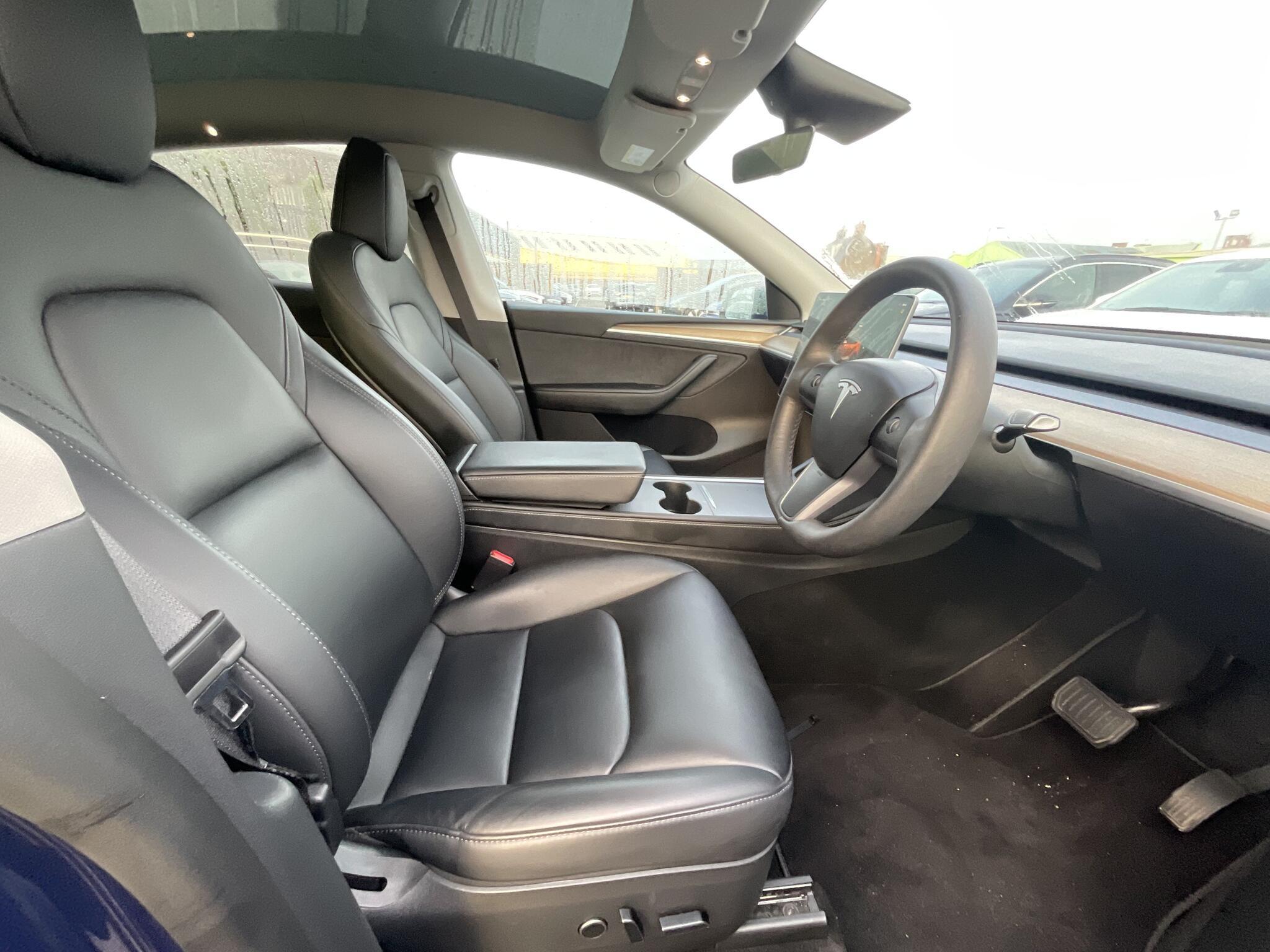 Tesla Model Y - Image 8